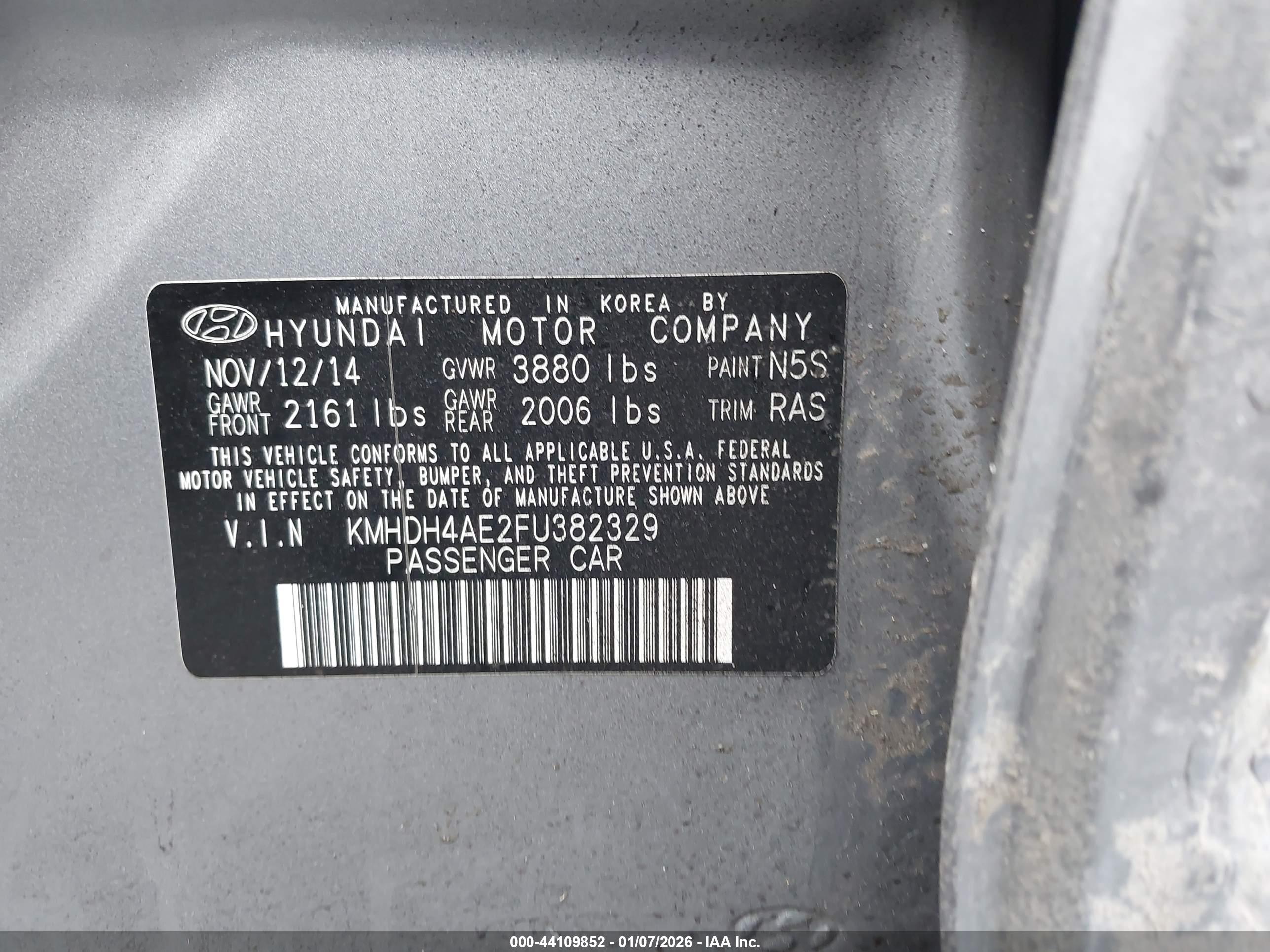 HYUNDAI ELANTRA image 9