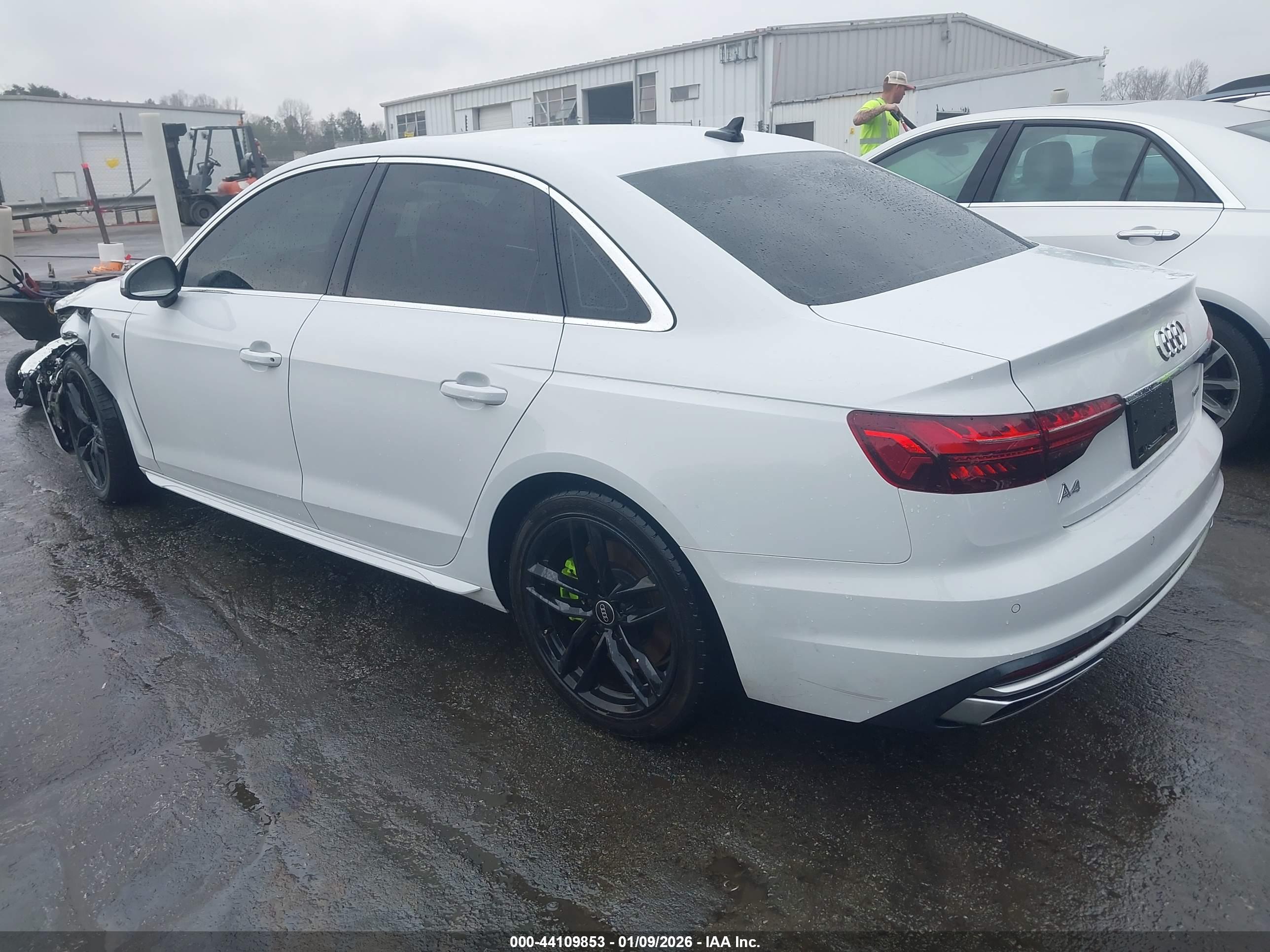 AUDI A4 image 3