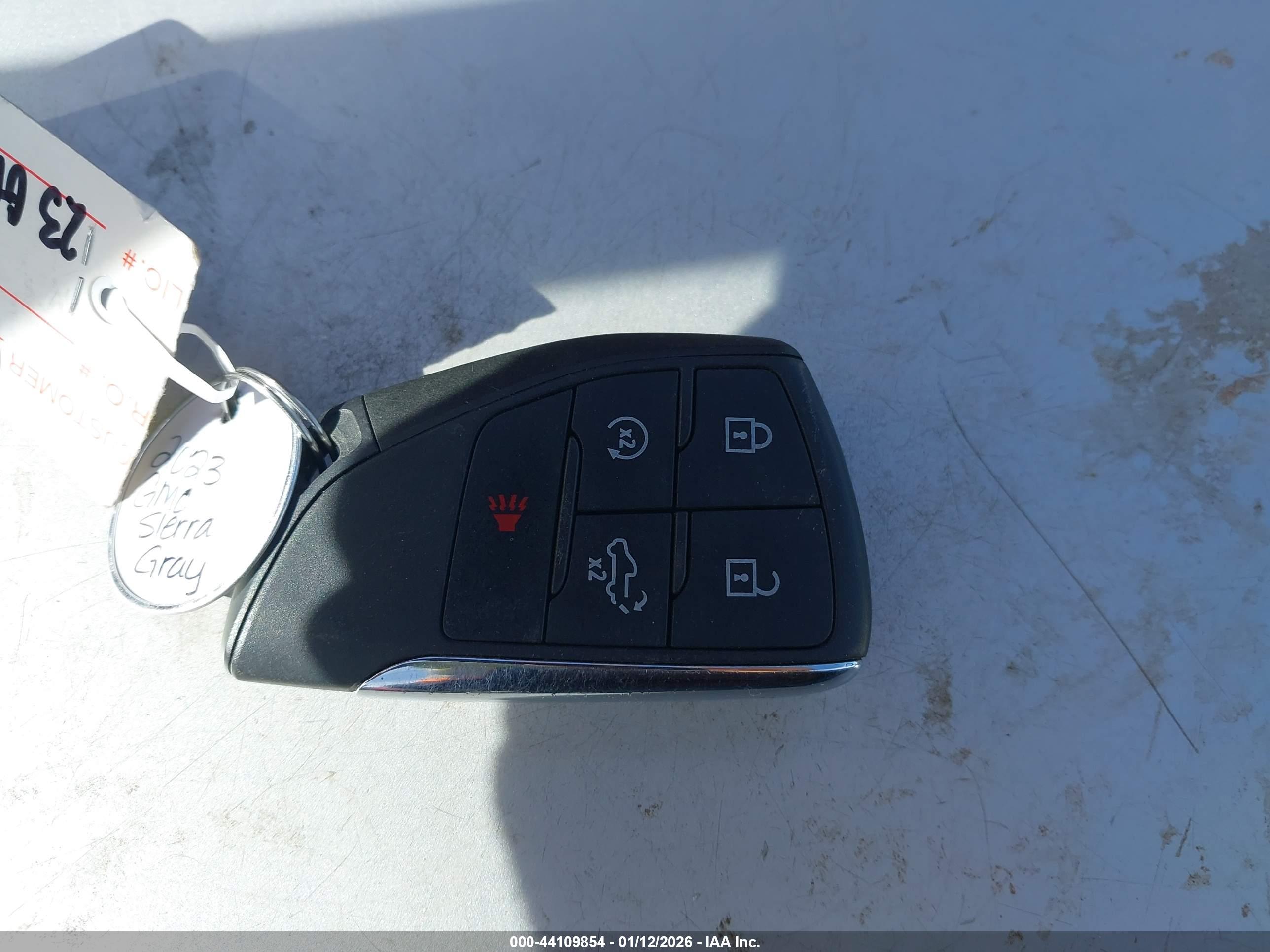 GMC SIERRA image 11