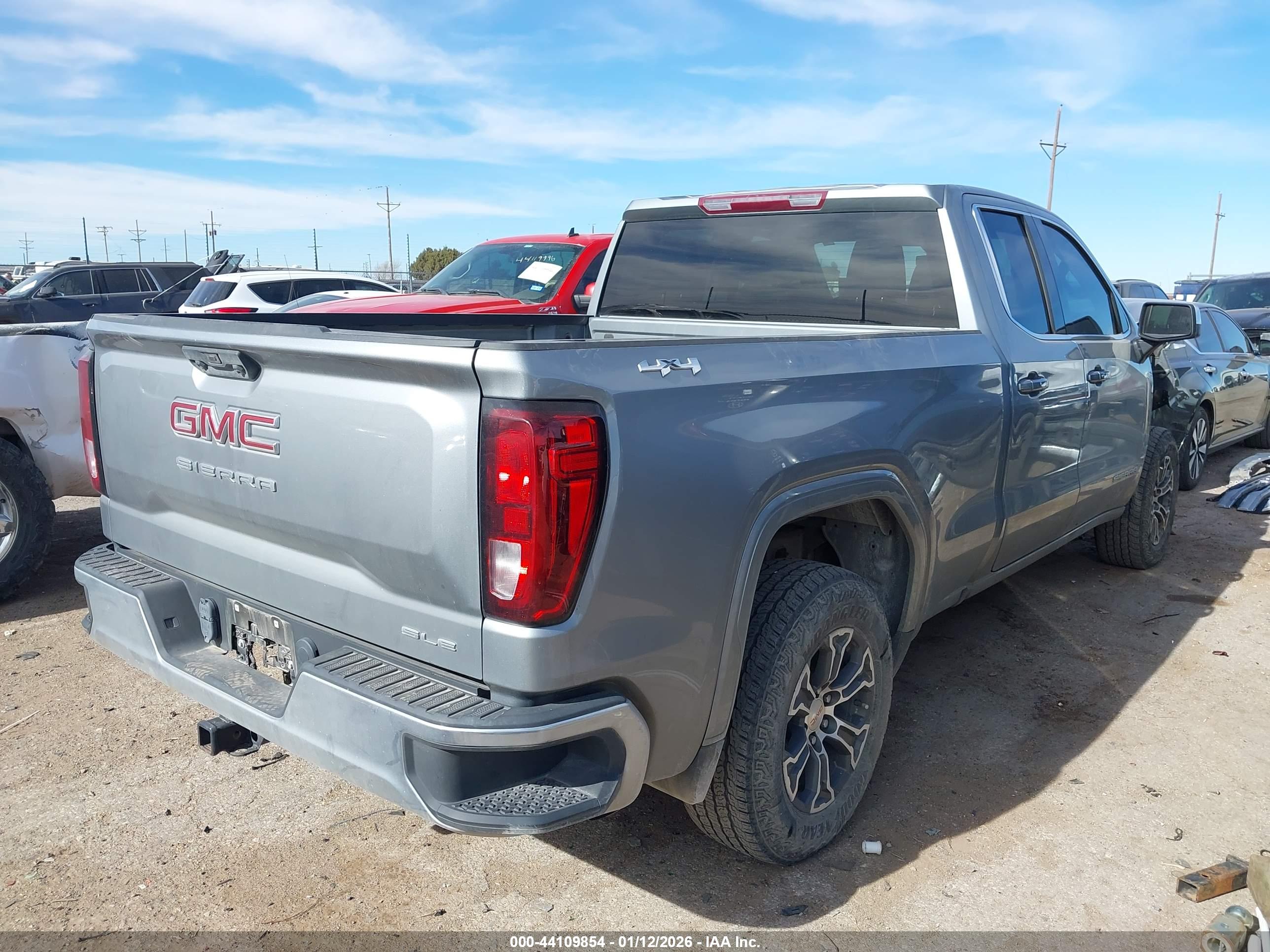 GMC SIERRA image 4