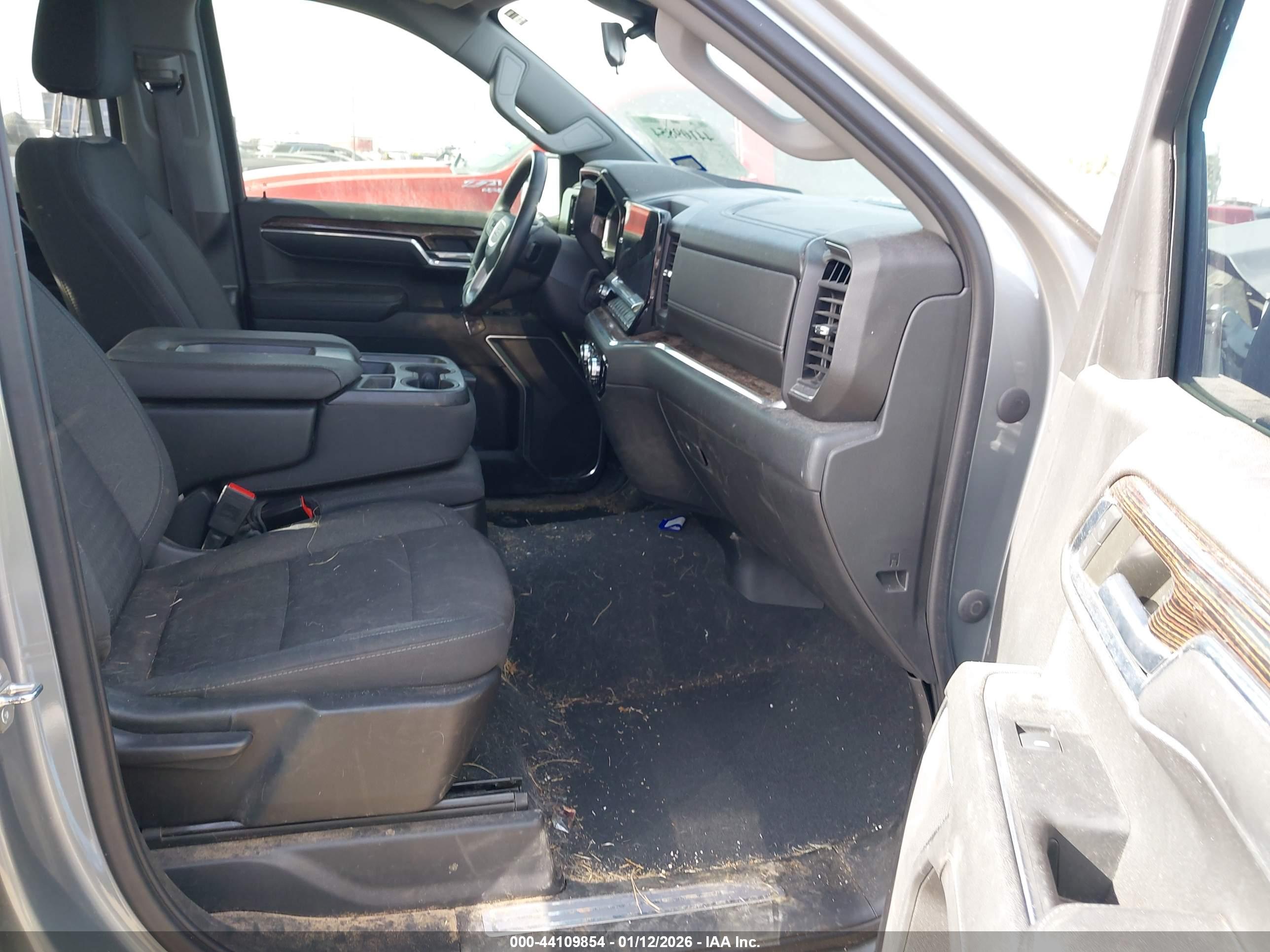 GMC SIERRA image 5