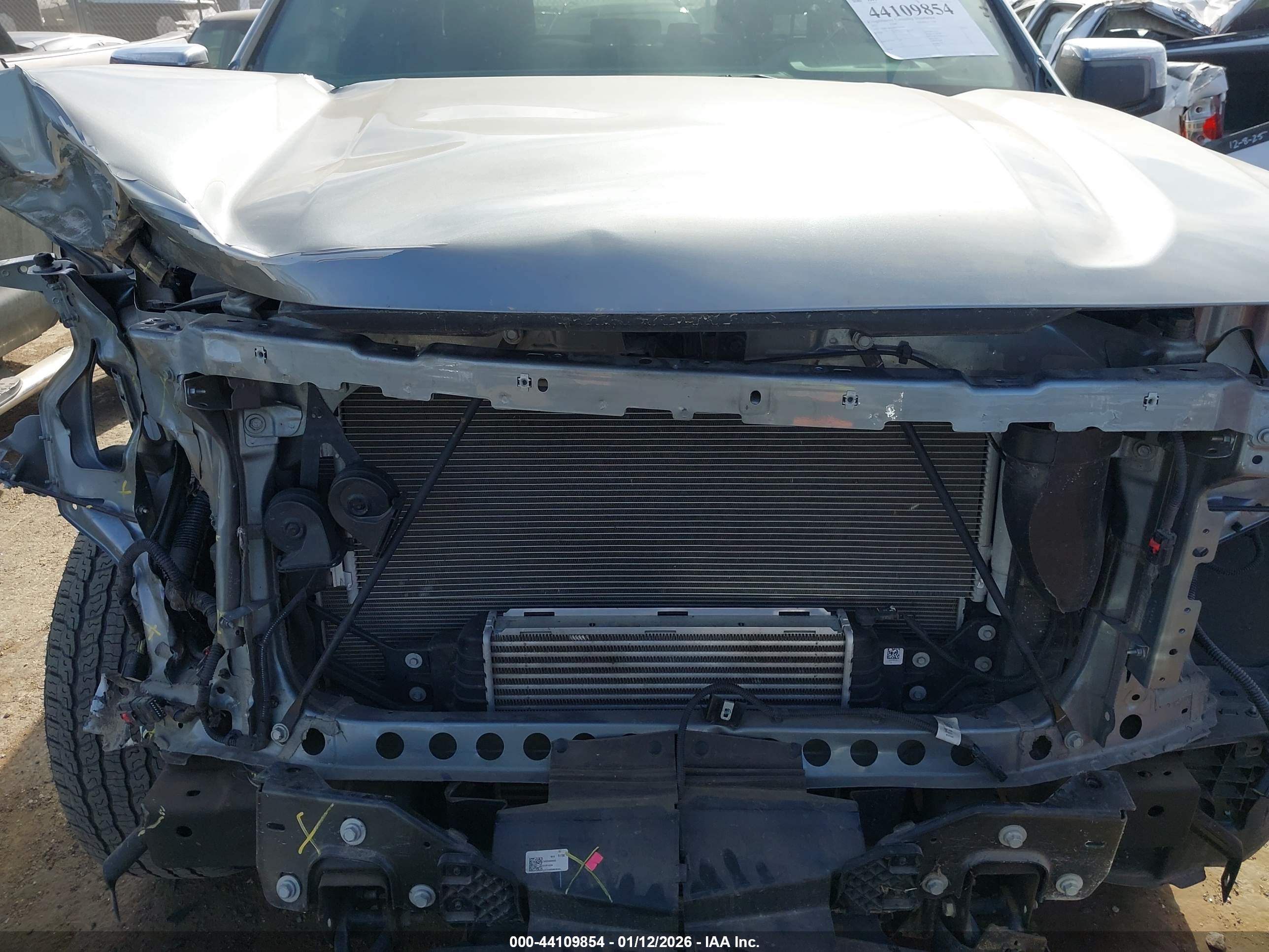 GMC SIERRA image 6