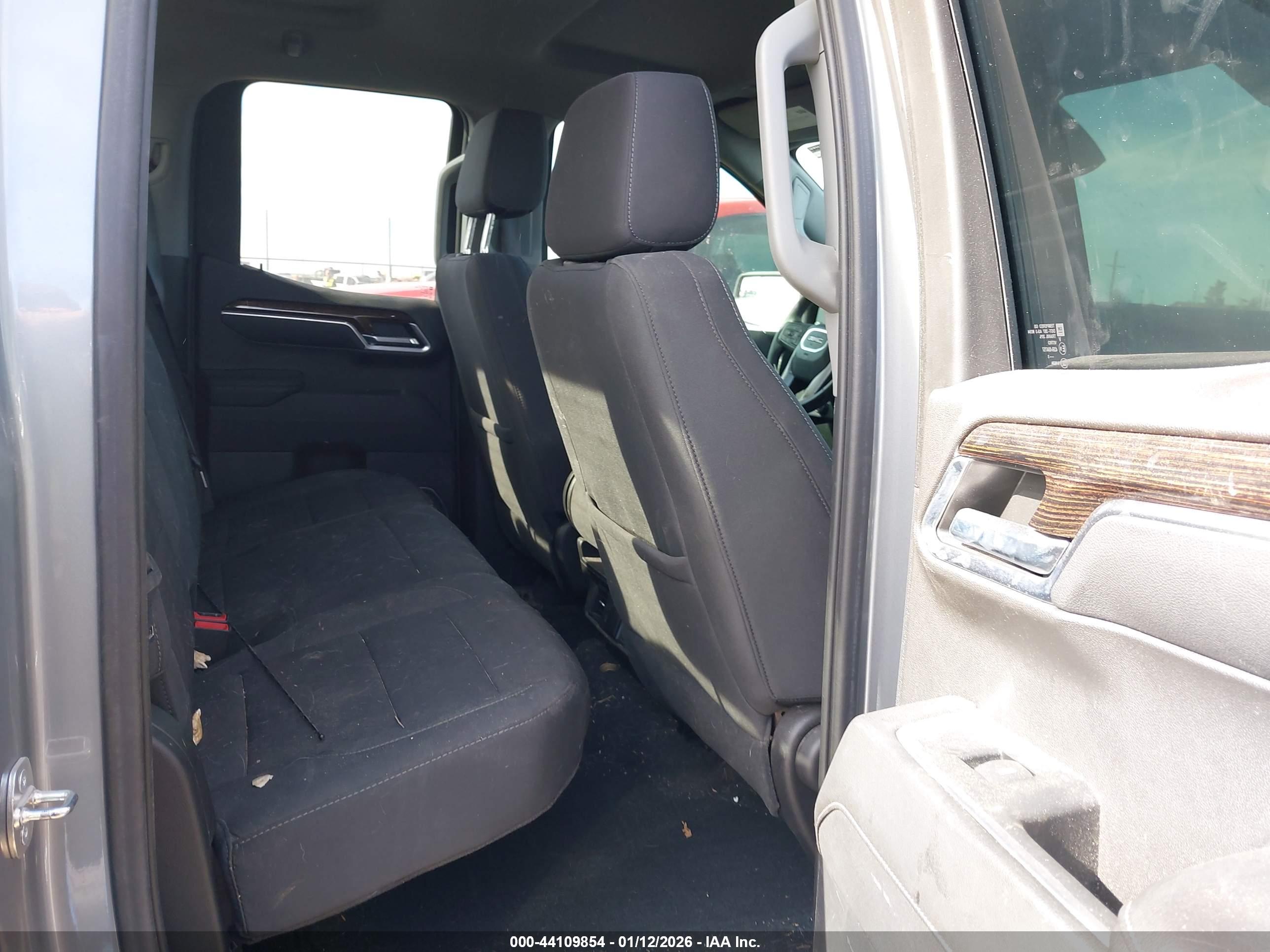GMC SIERRA image 8
