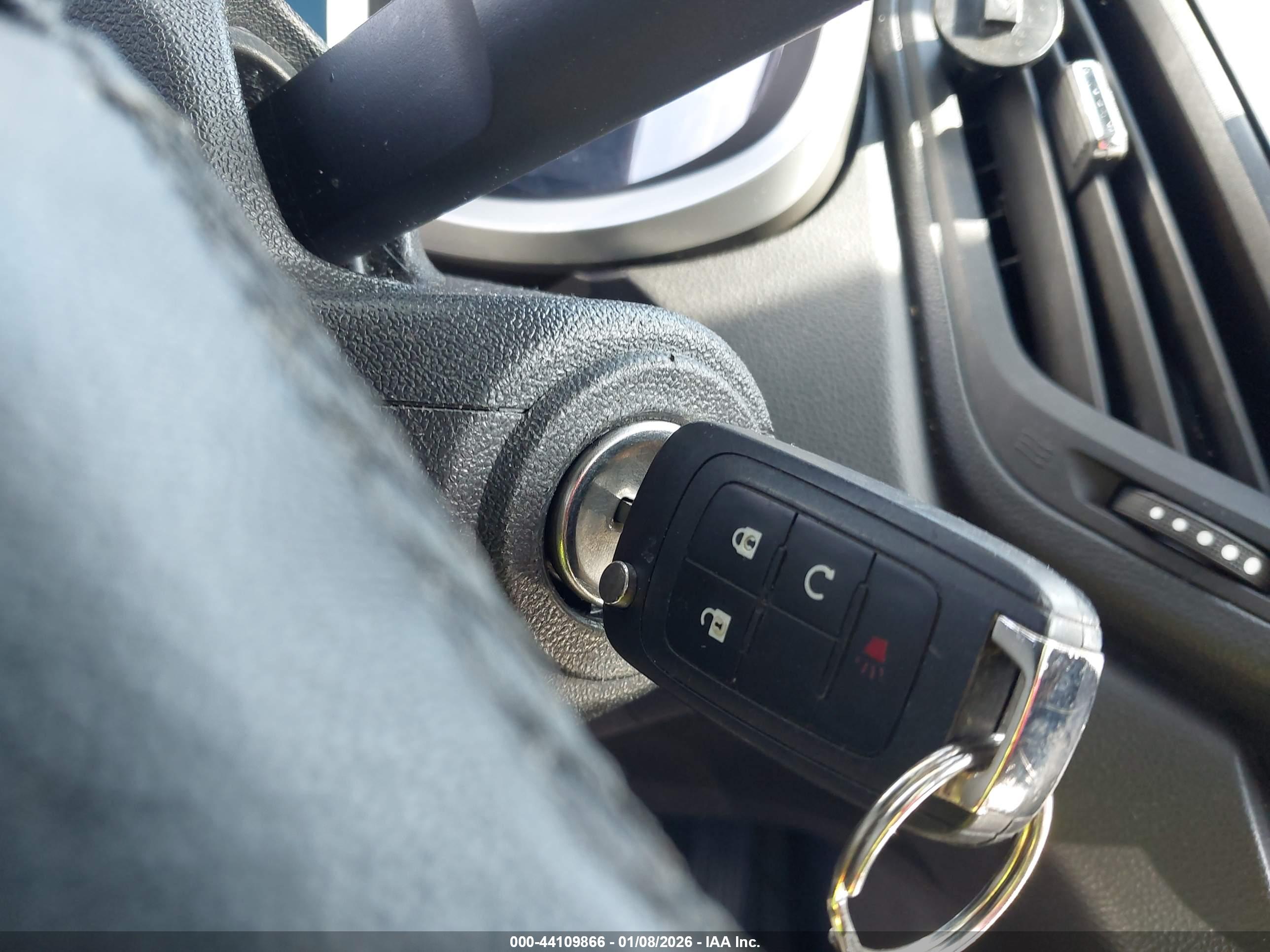 CHEVROLET EQUINOX image 11