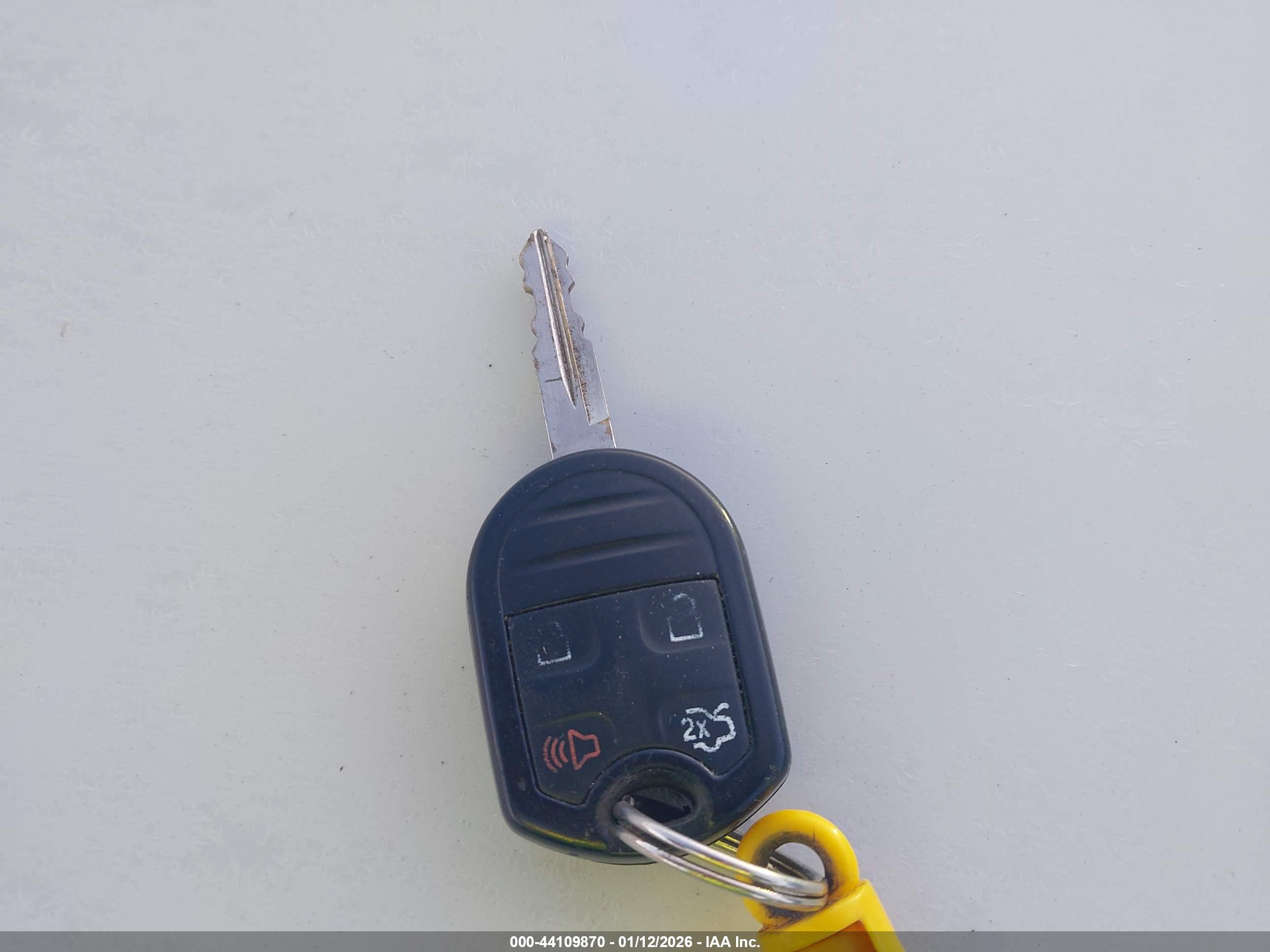 FORD TAURUS image 11