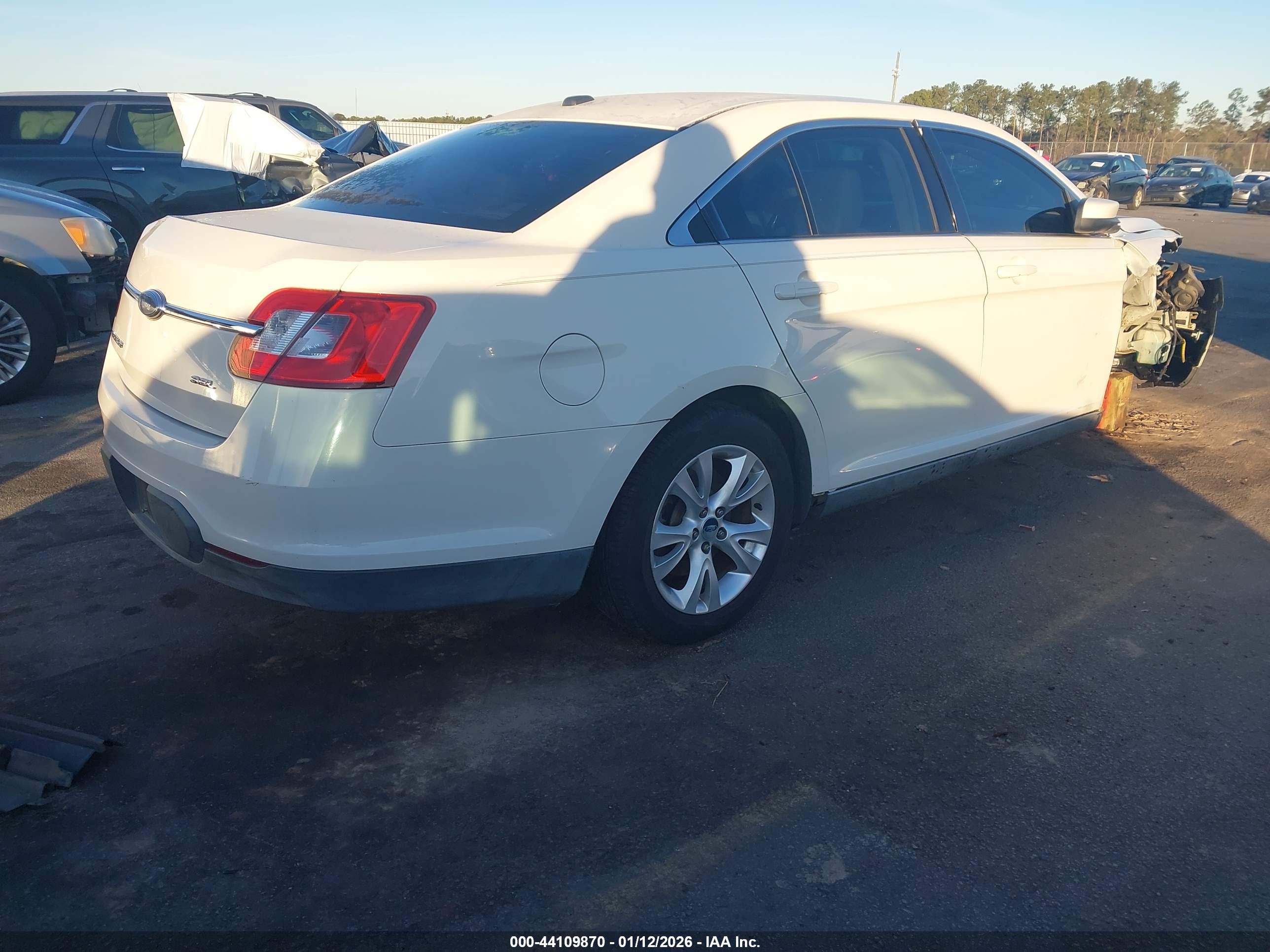 FORD TAURUS image 4