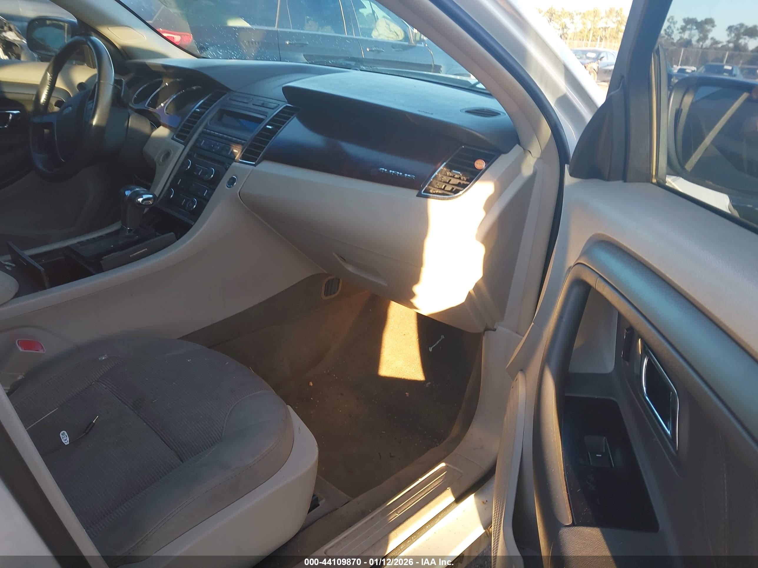 FORD TAURUS image 5