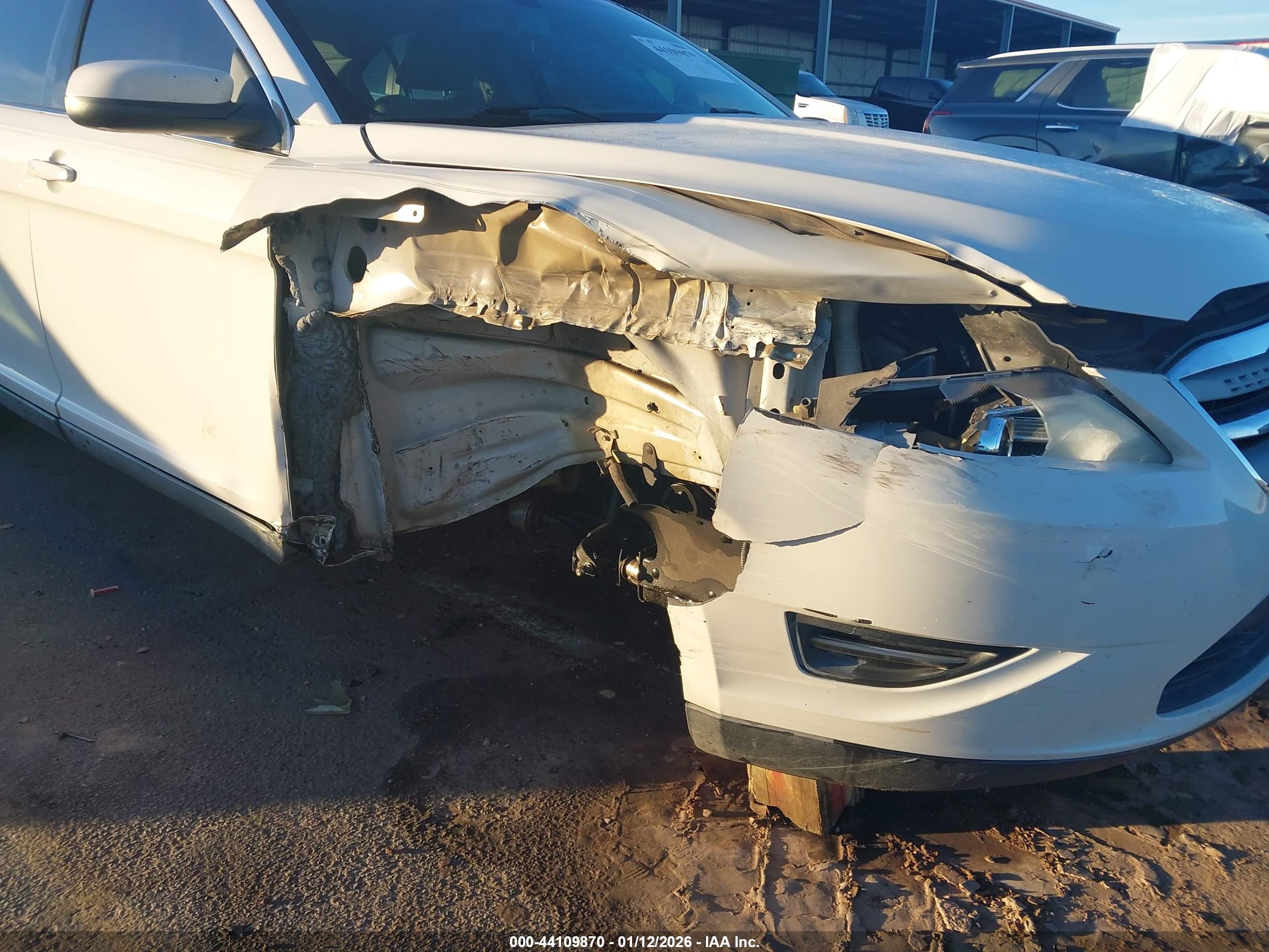 FORD TAURUS image 6