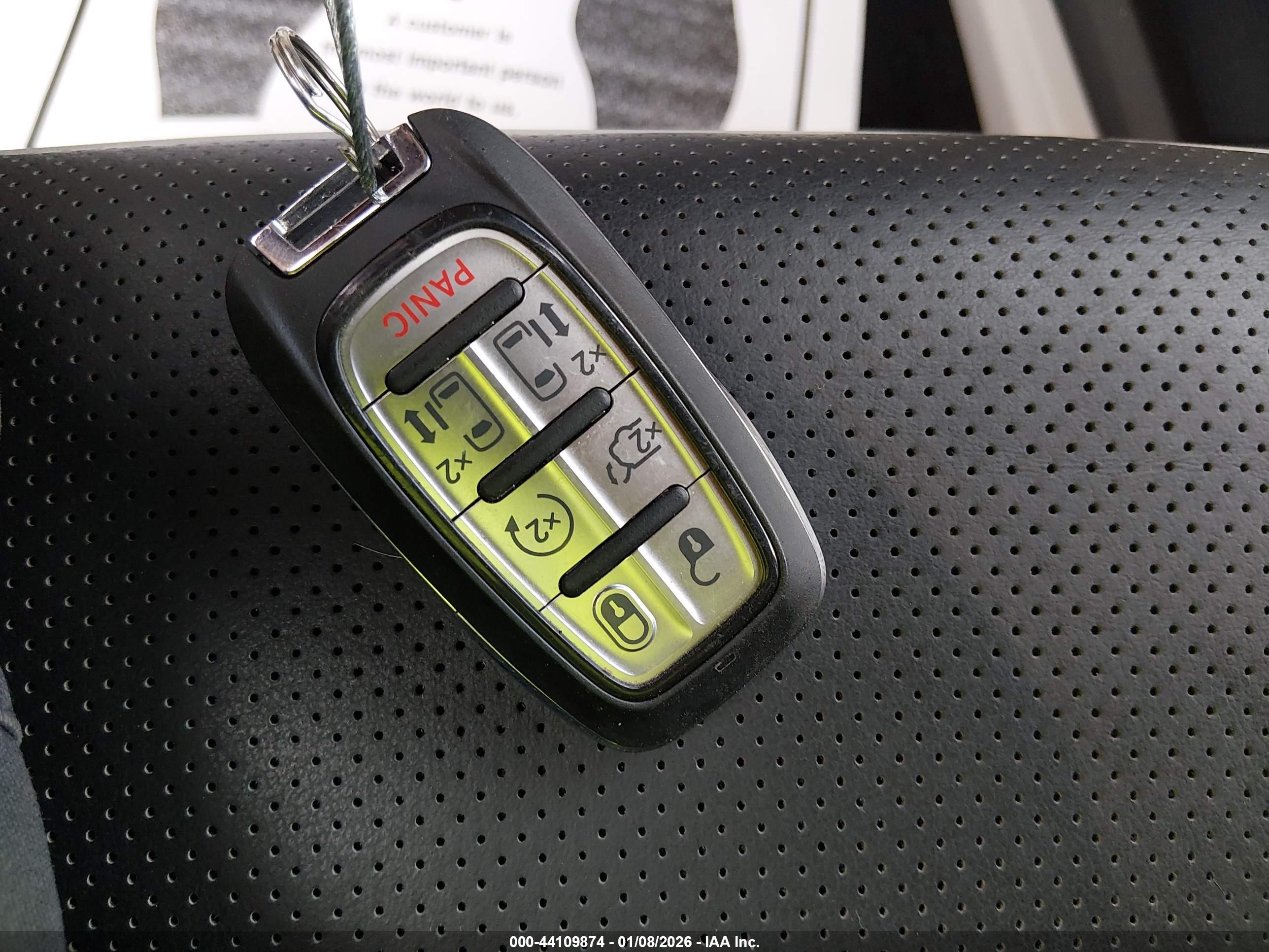 CHRYSLER PACIFICA image 11