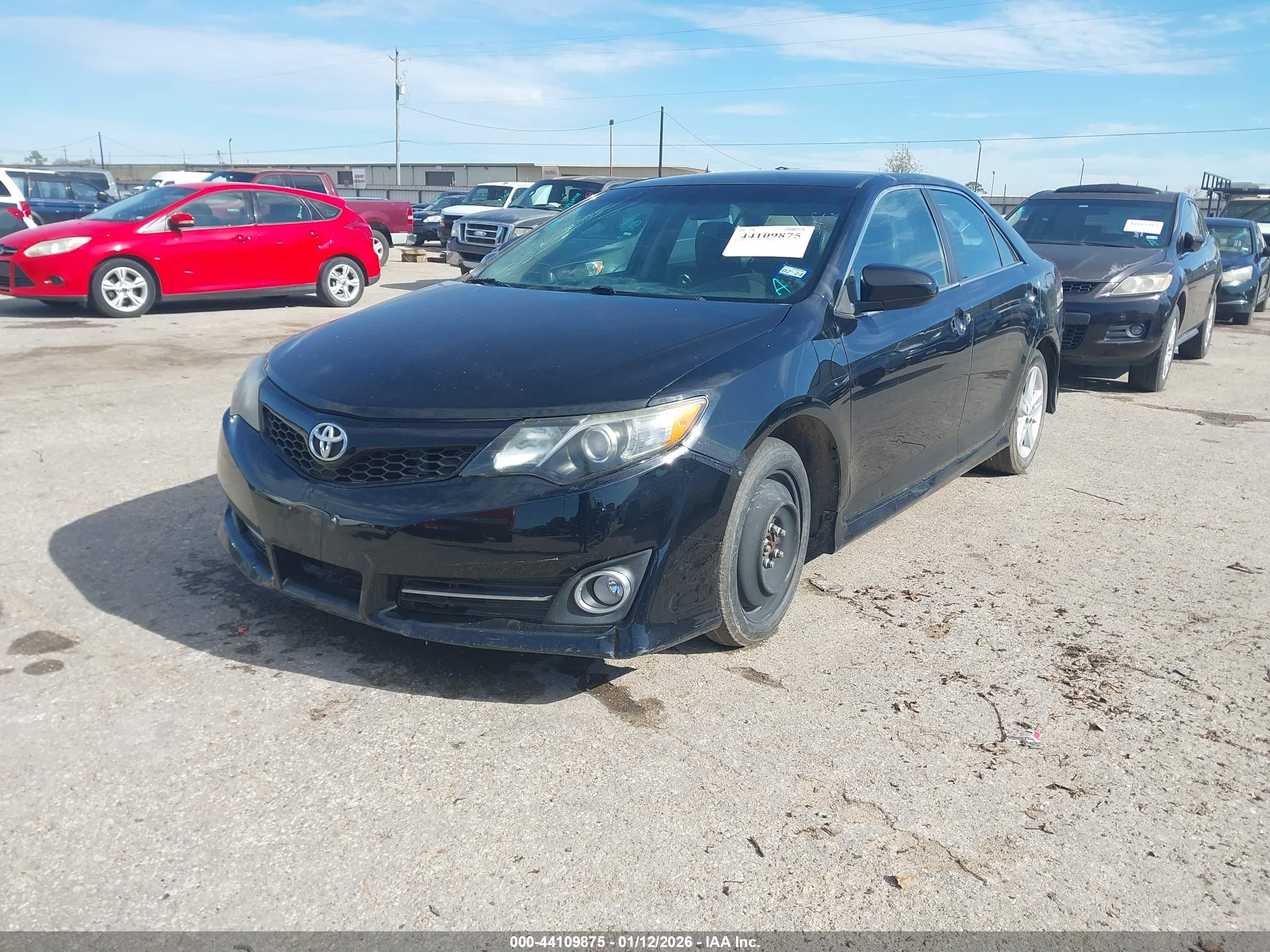 TOYOTA CAMRY image 2