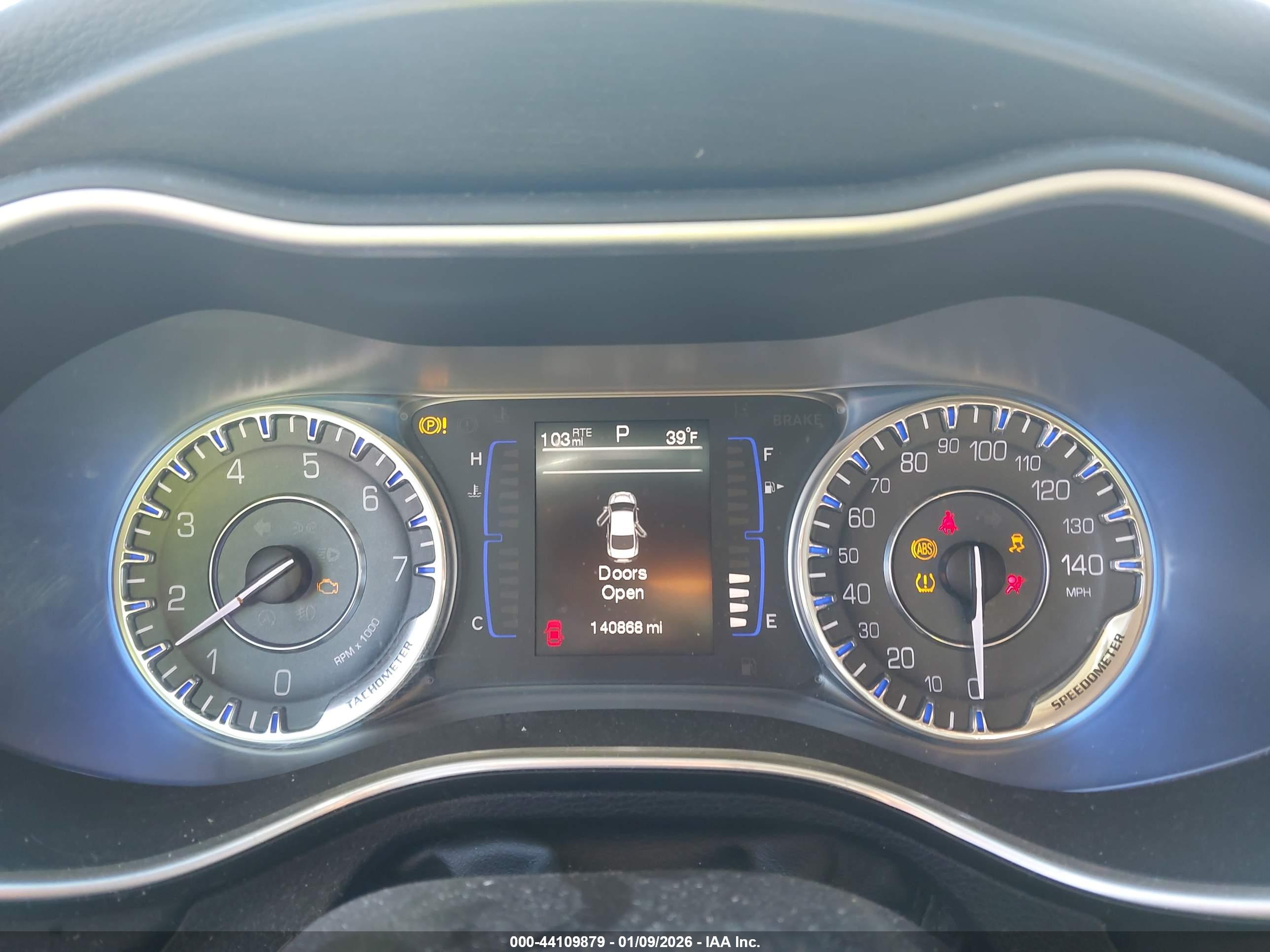 CHRYSLER 200 image 7