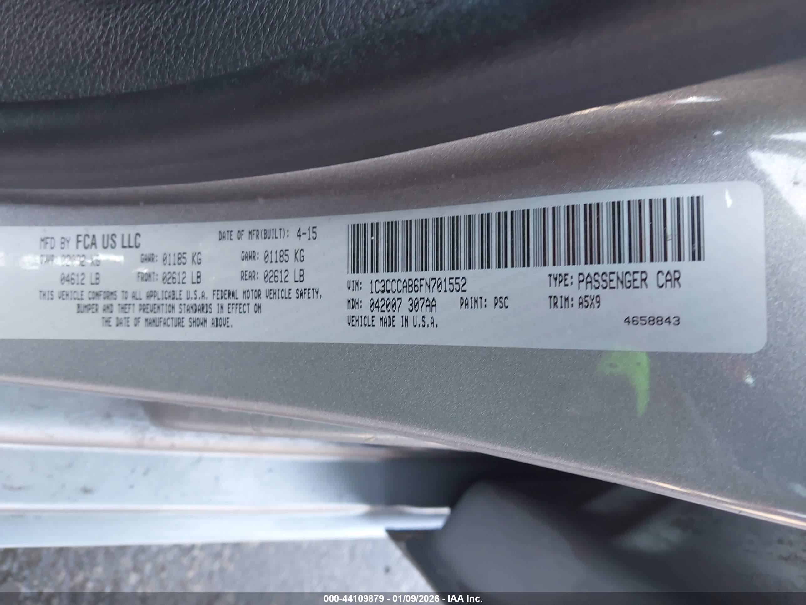 CHRYSLER 200 image 9