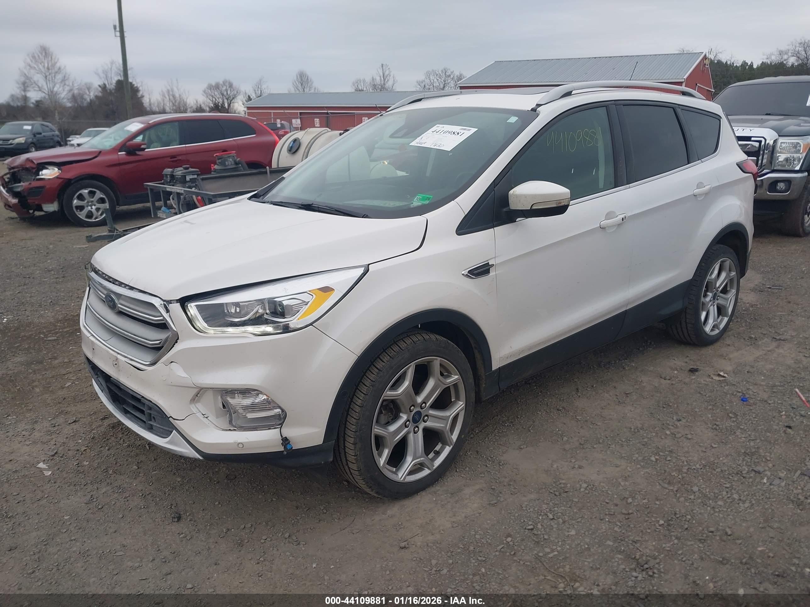 FORD ESCAPE image 2