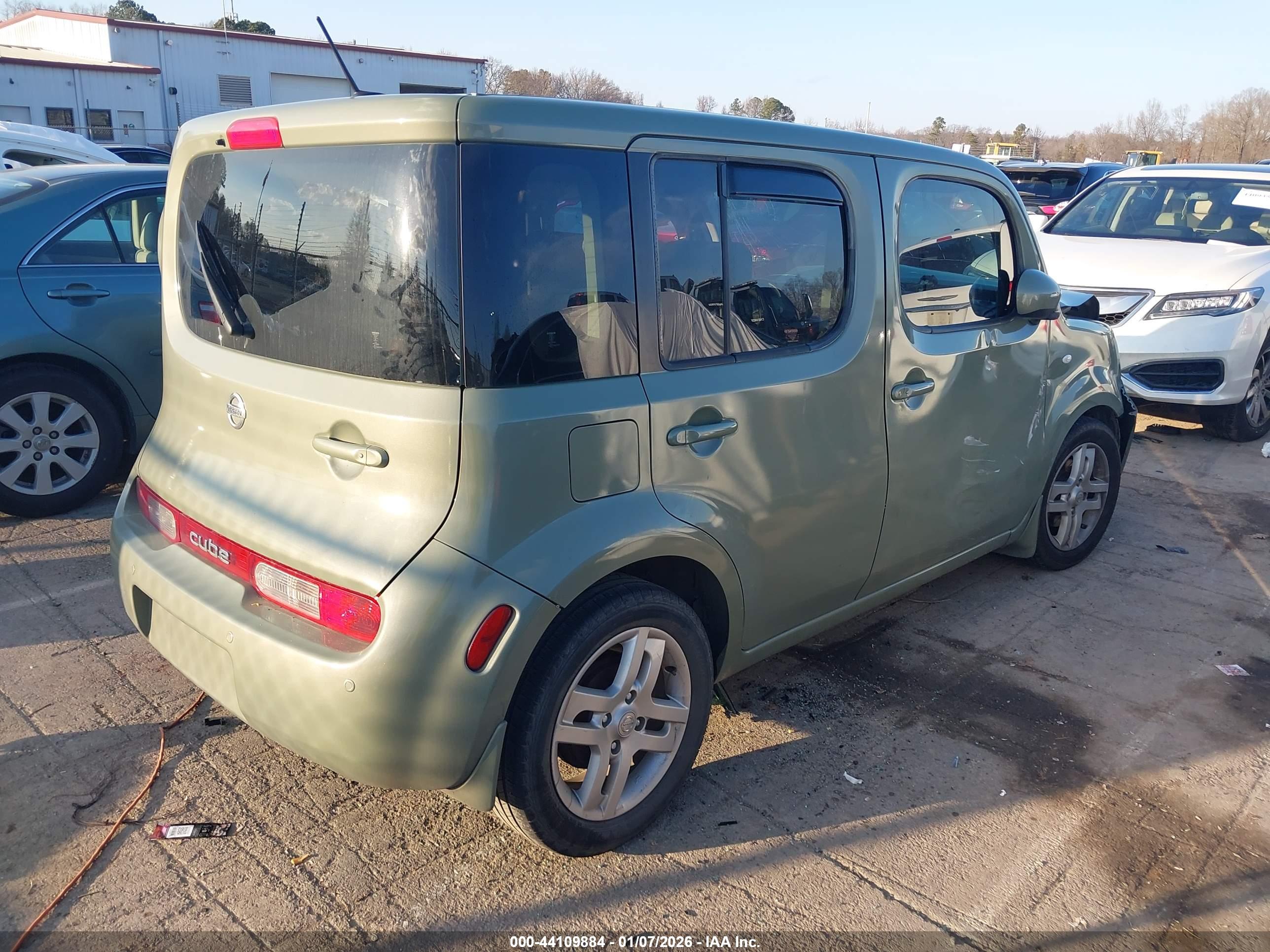 NISSAN CUBE image 4