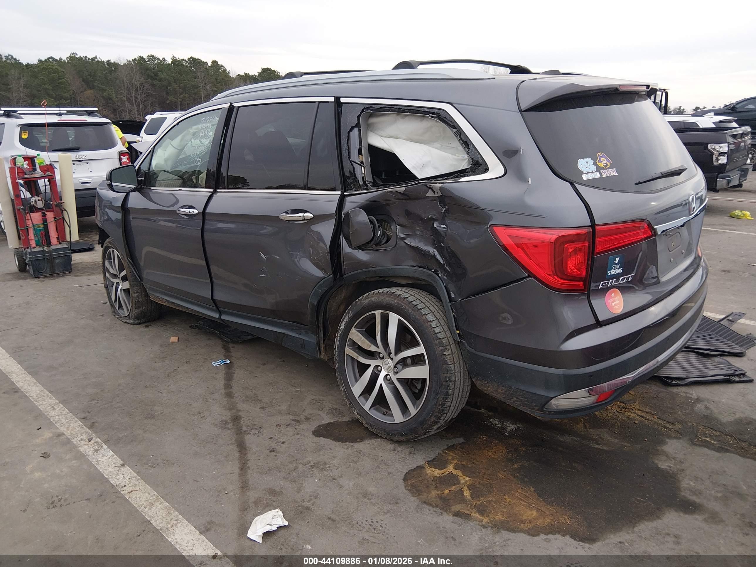HONDA PILOT image 3