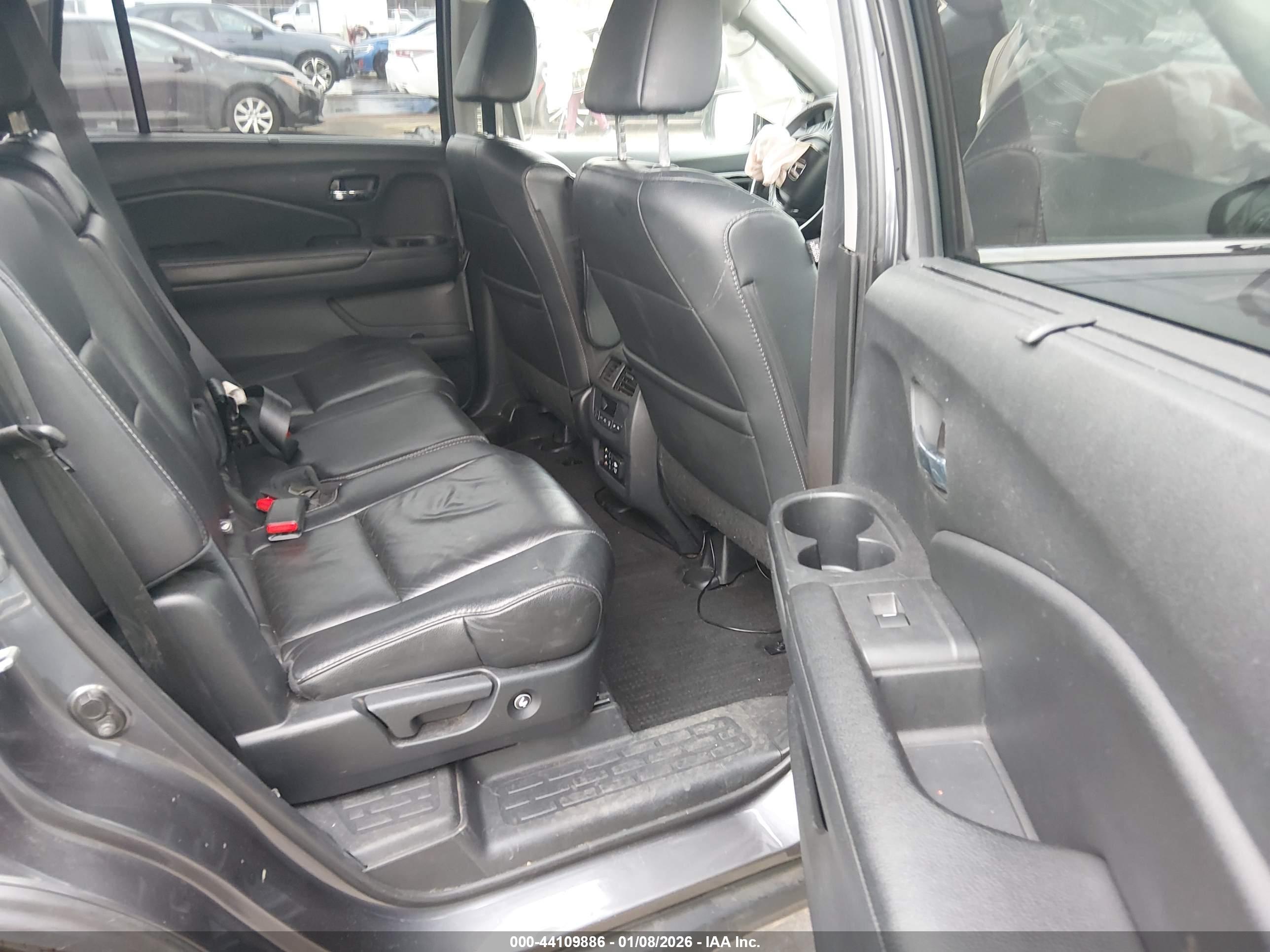 HONDA PILOT image 8