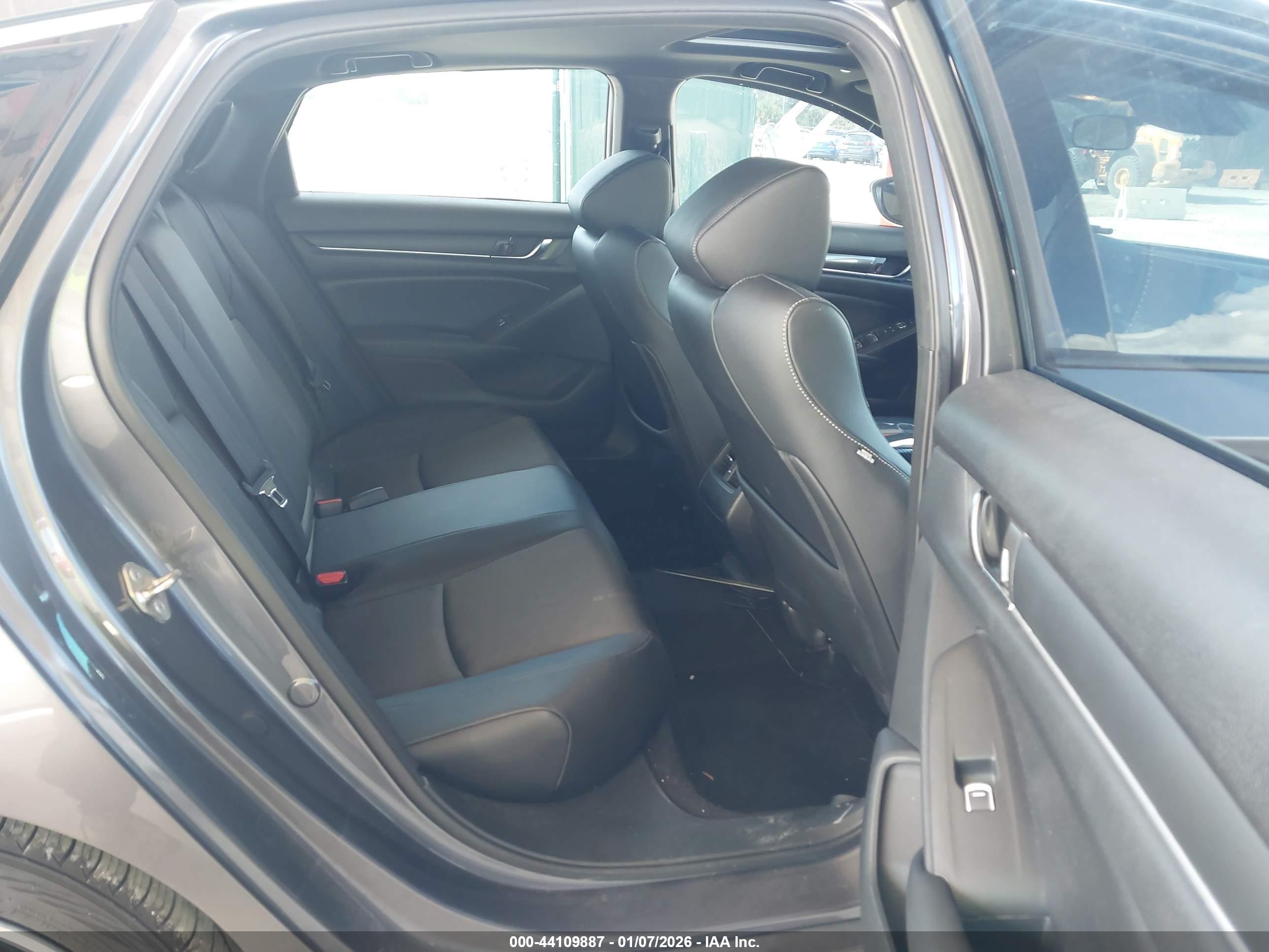 HONDA ACCORD image 8