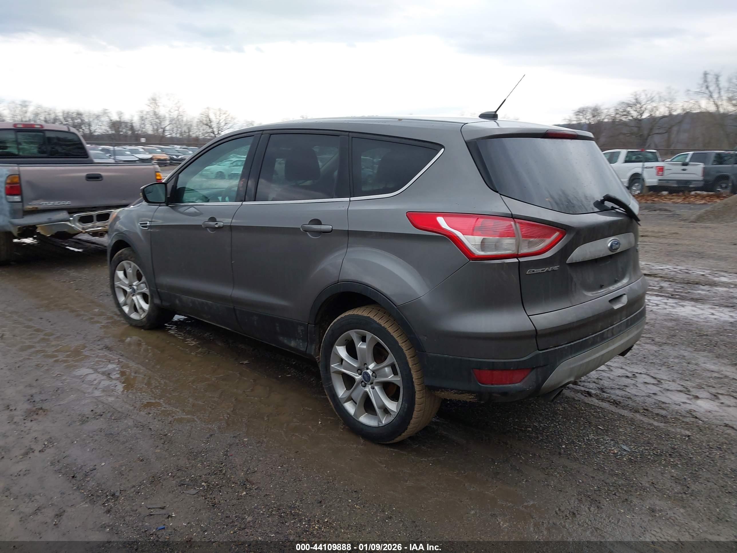 FORD ESCAPE image 3