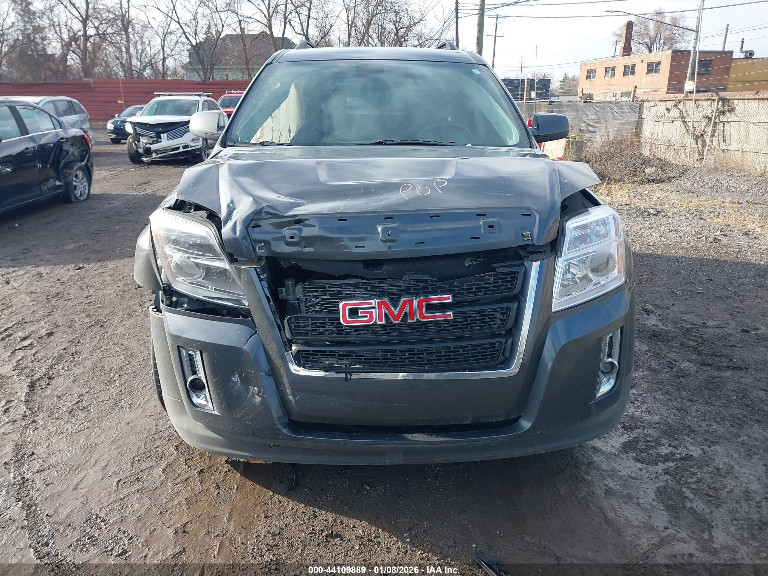 GMC TERRAIN image 6