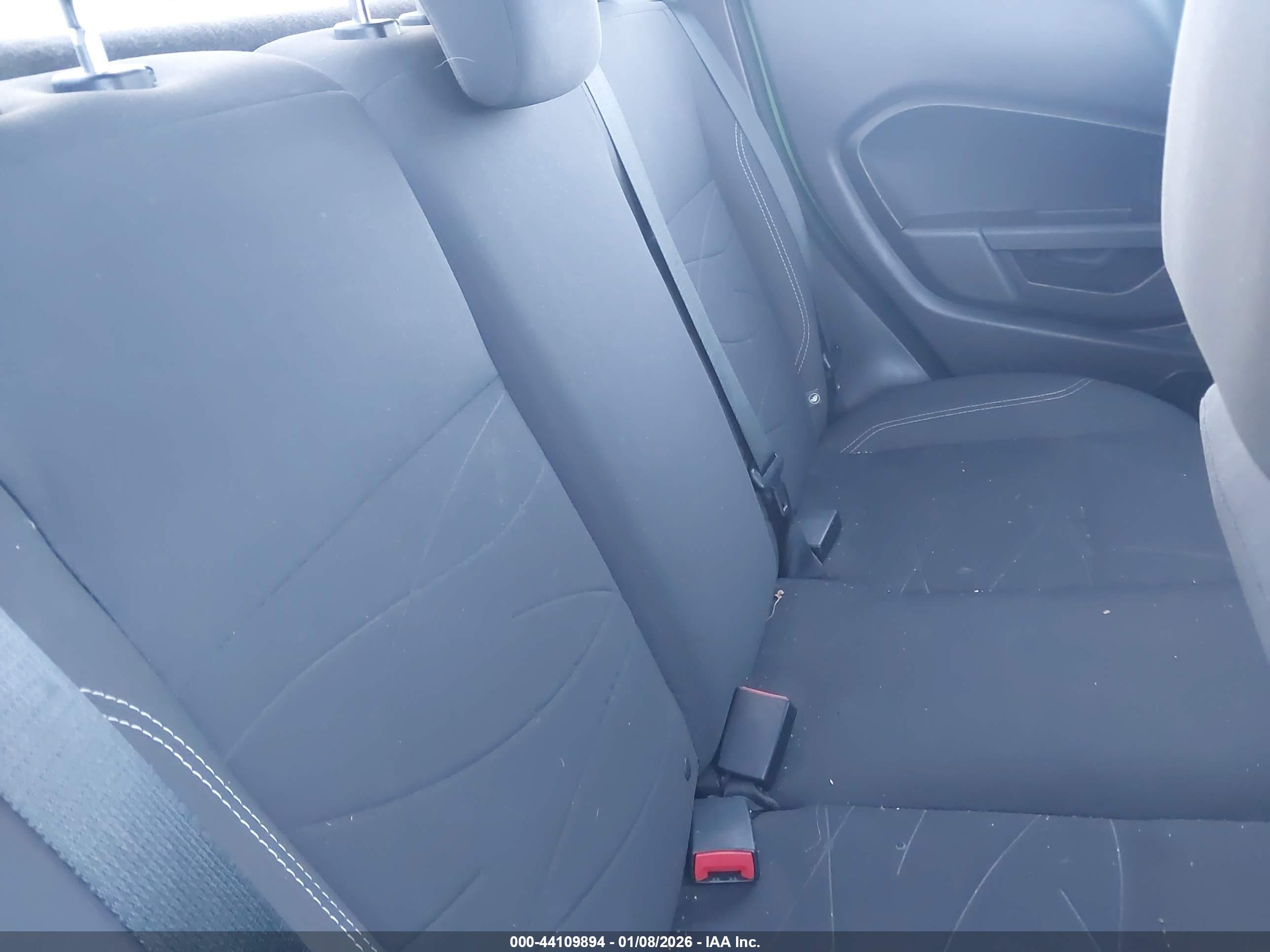 FORD FIESTA image 8