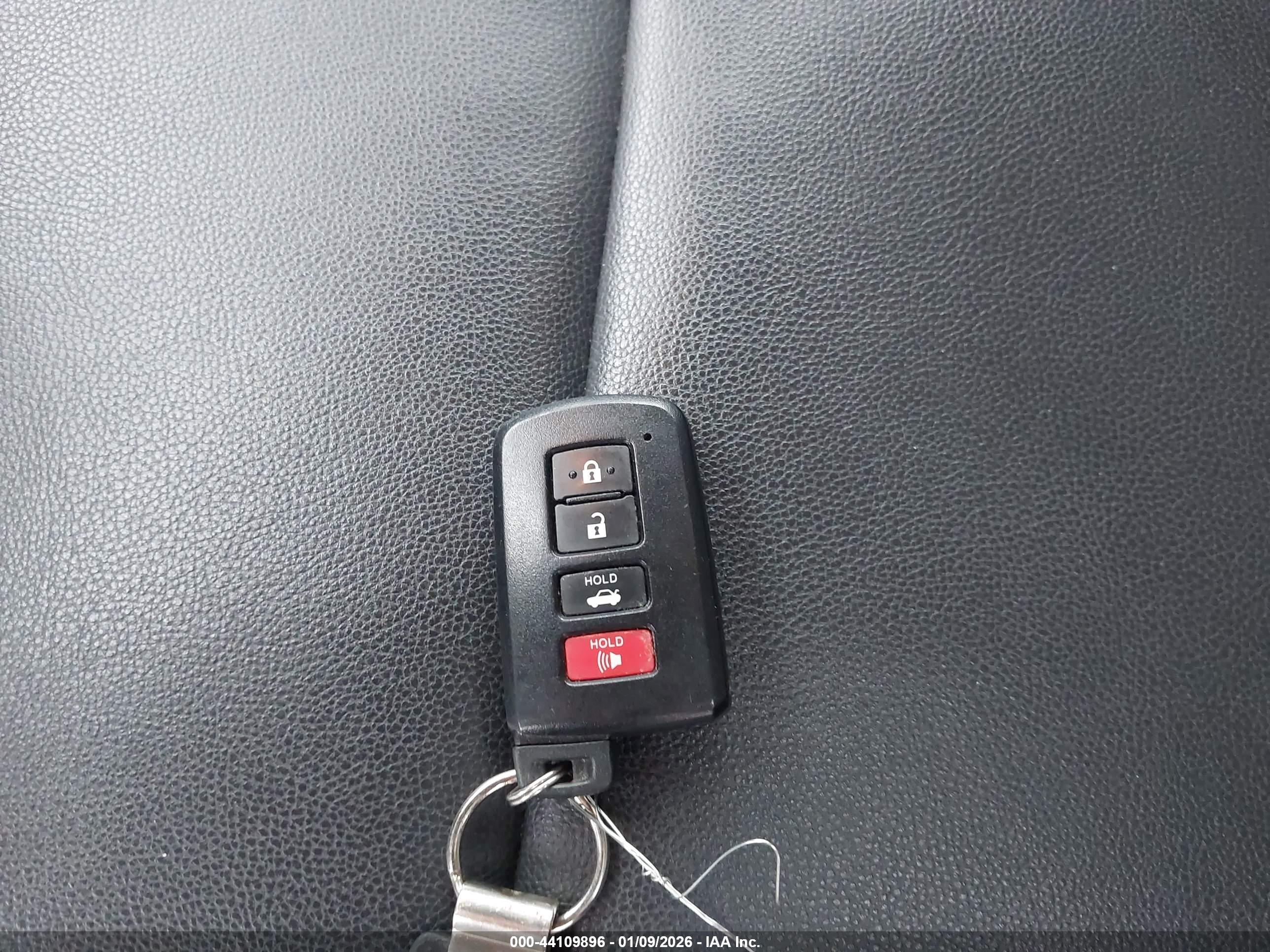 TOYOTA COROLLA image 11