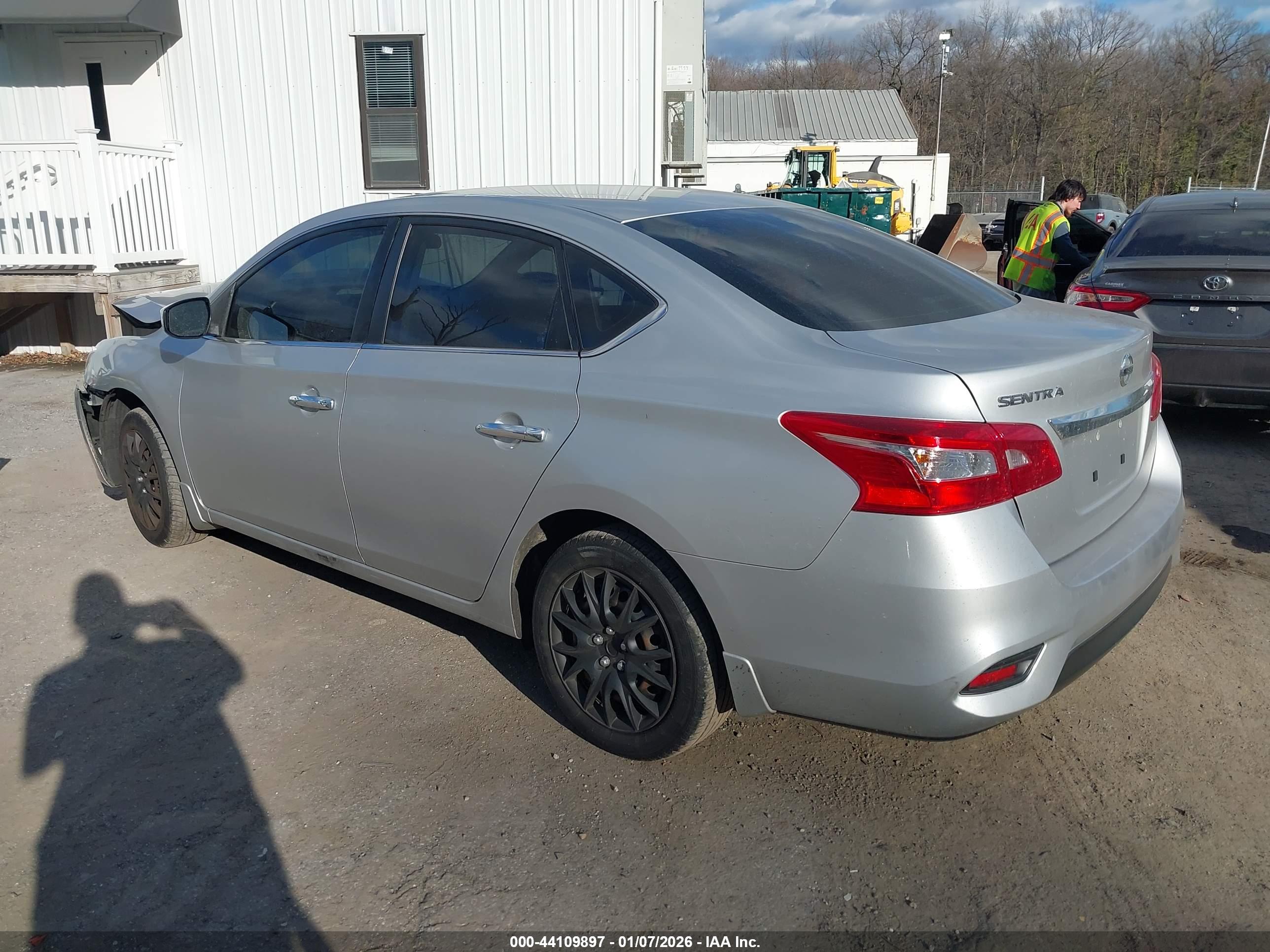 NISSAN SENTRA image 3