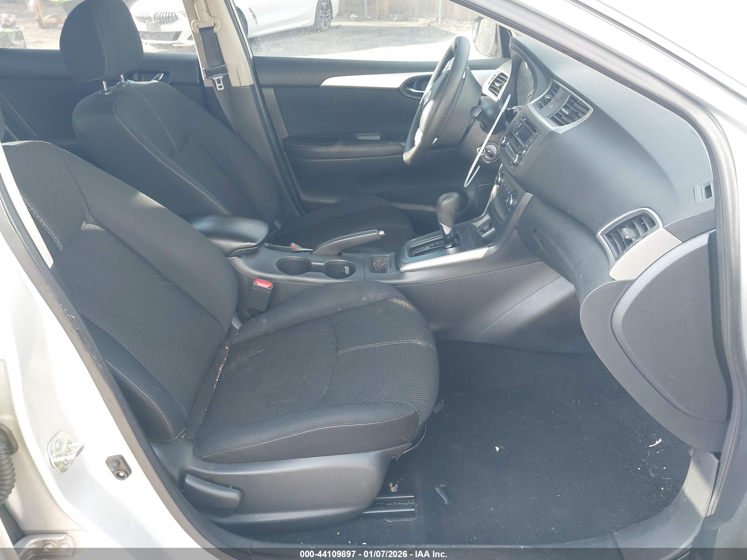 NISSAN SENTRA image 5
