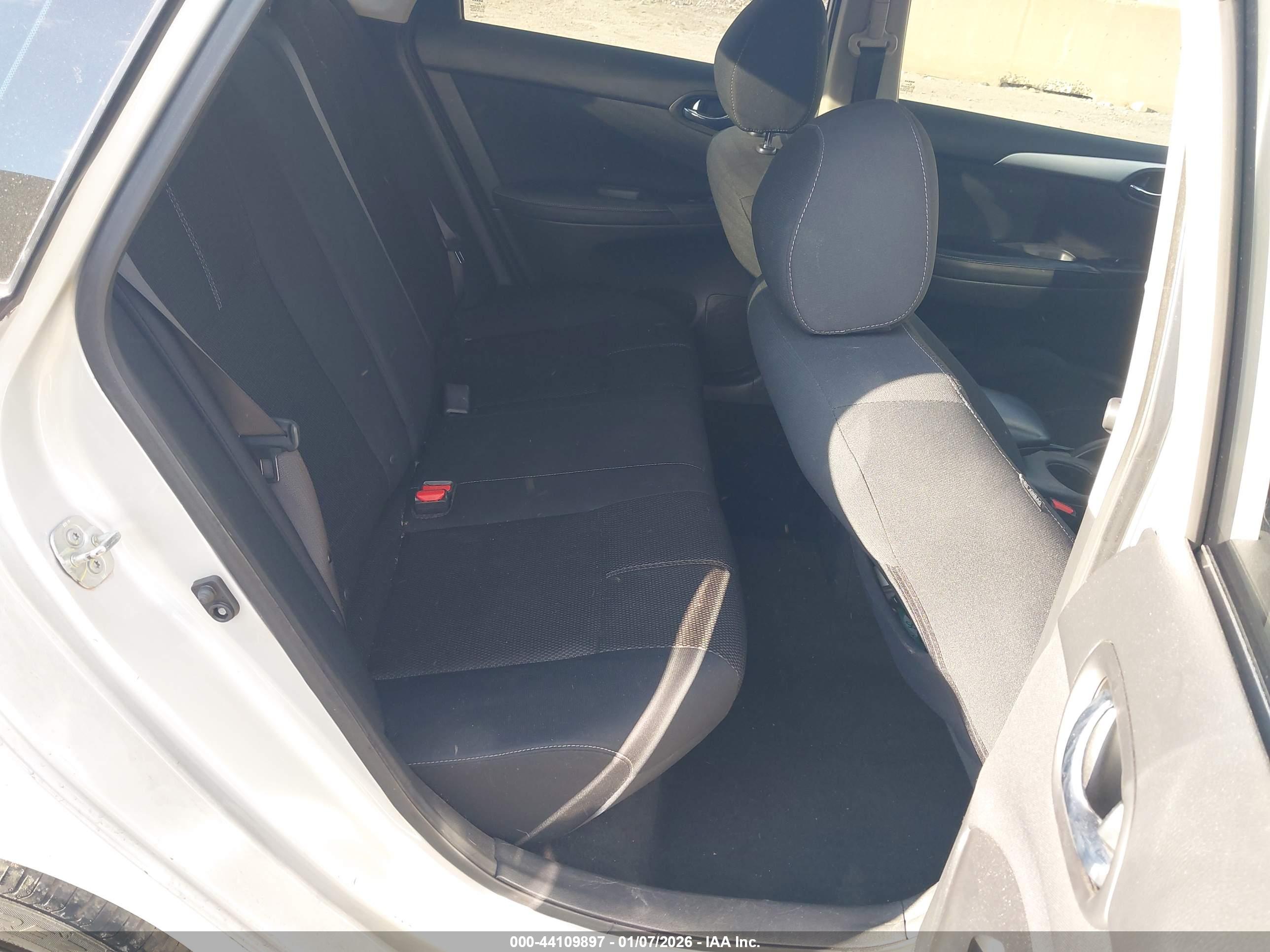 NISSAN SENTRA image 8