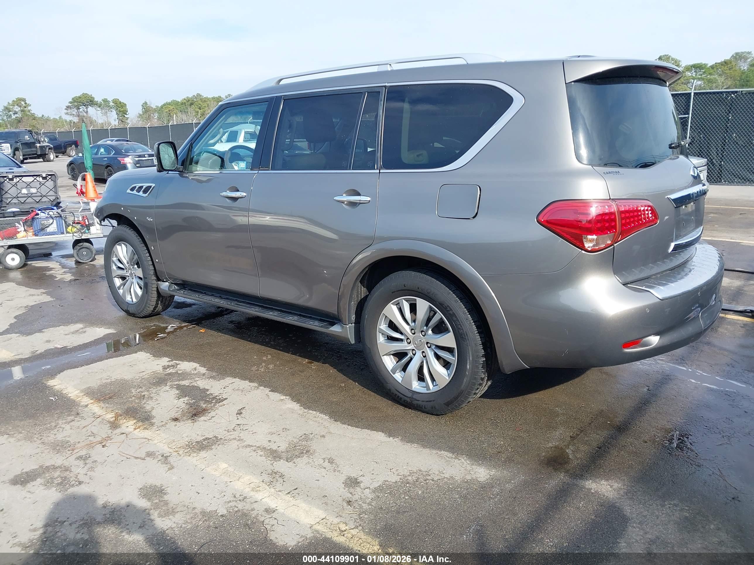 INFINITI QX80 image 3