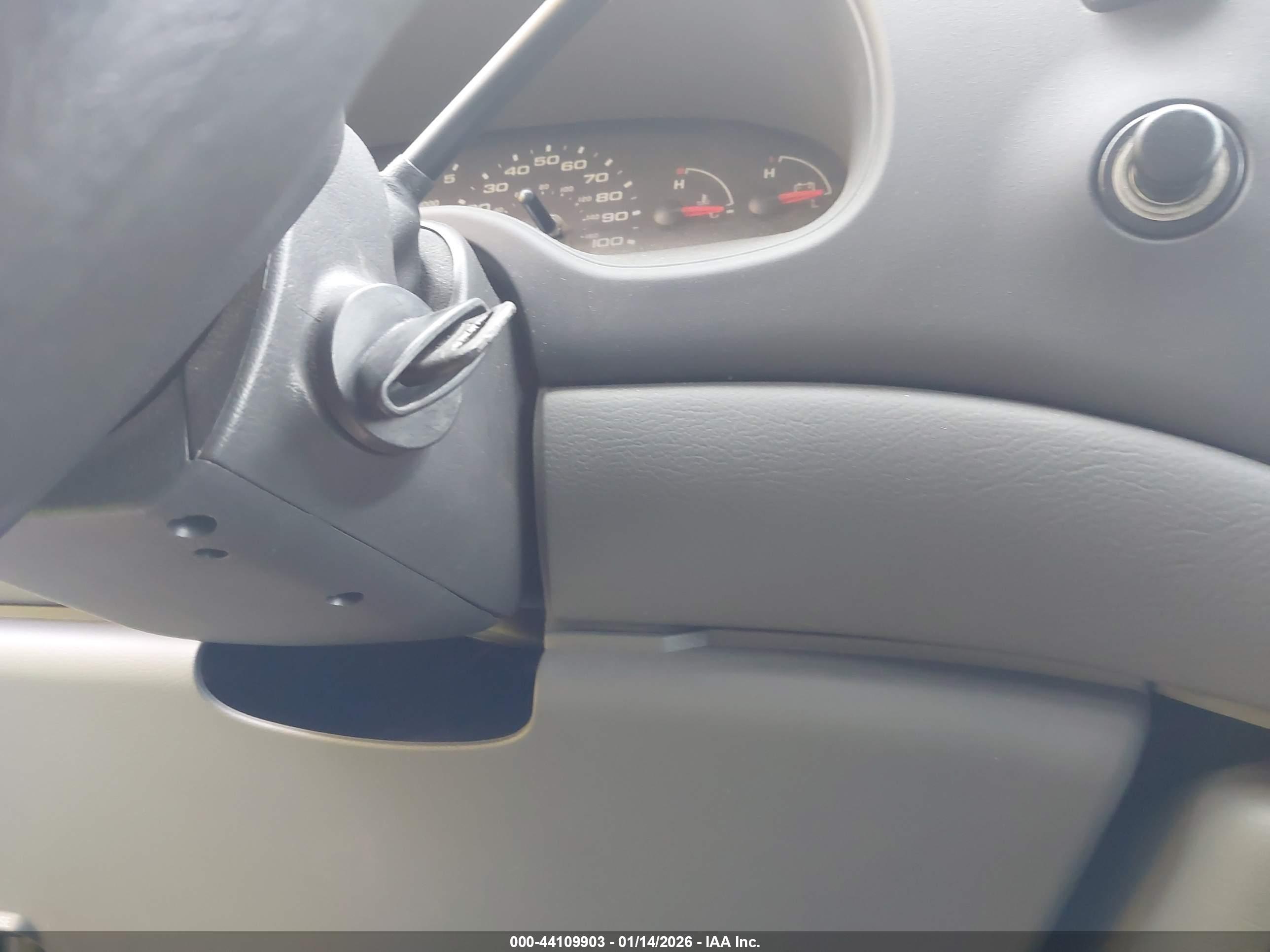 FORD E-450 image 11