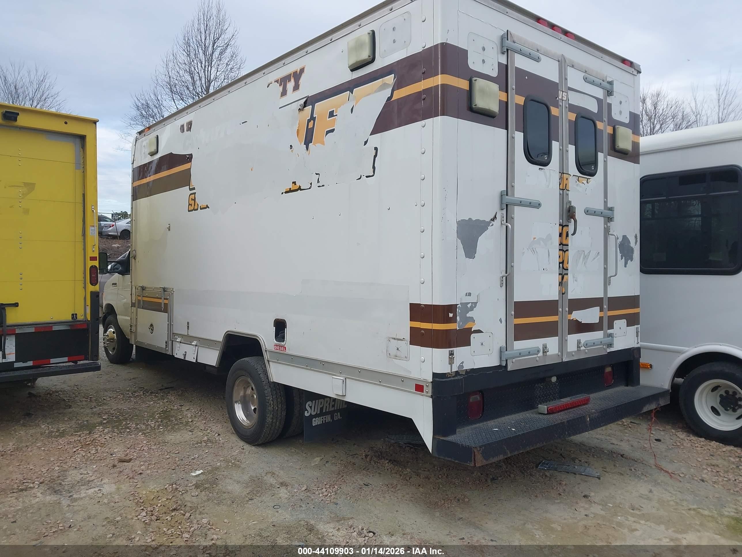 FORD E-450 image 3