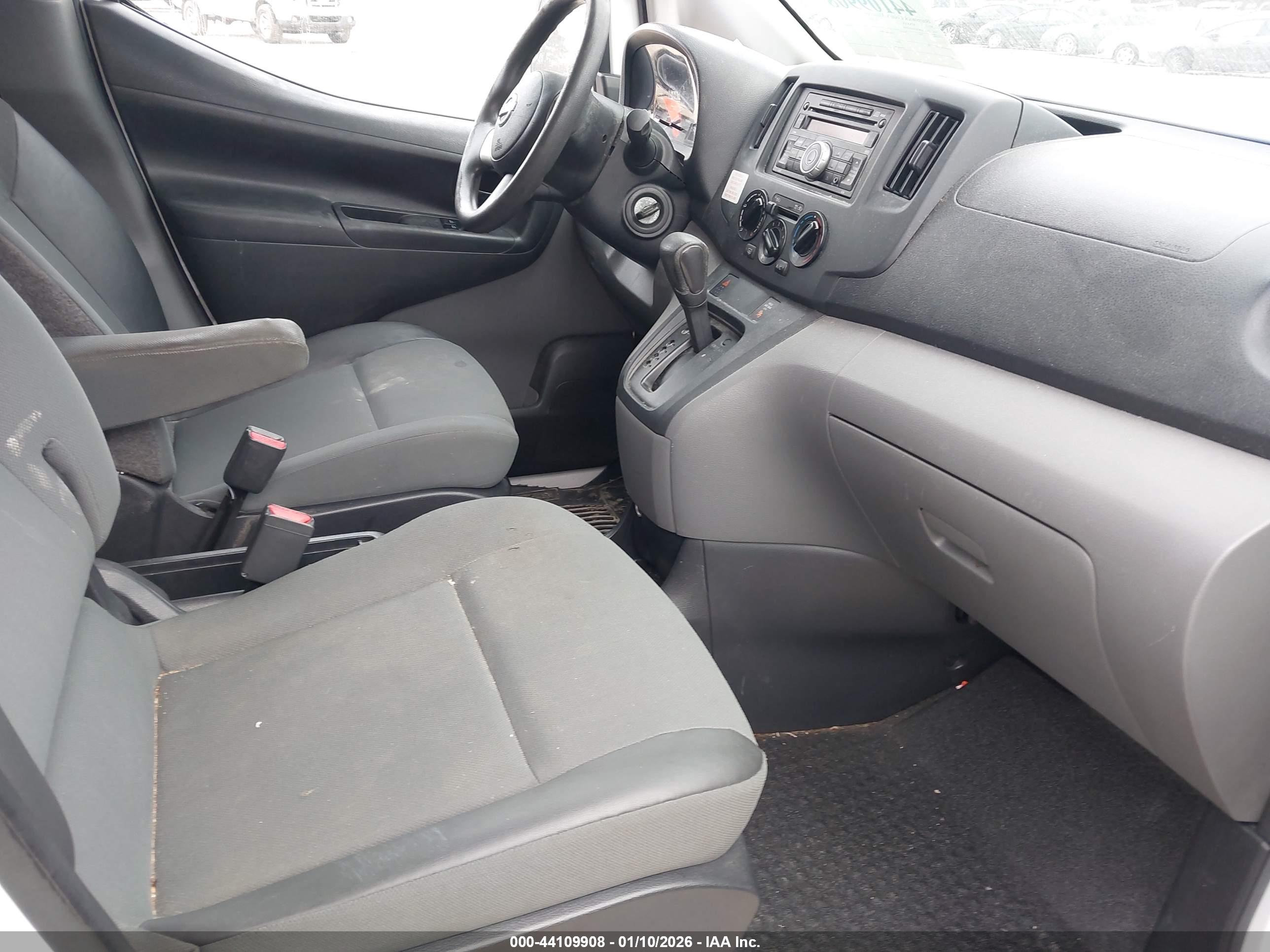 NISSAN NV200 image 5