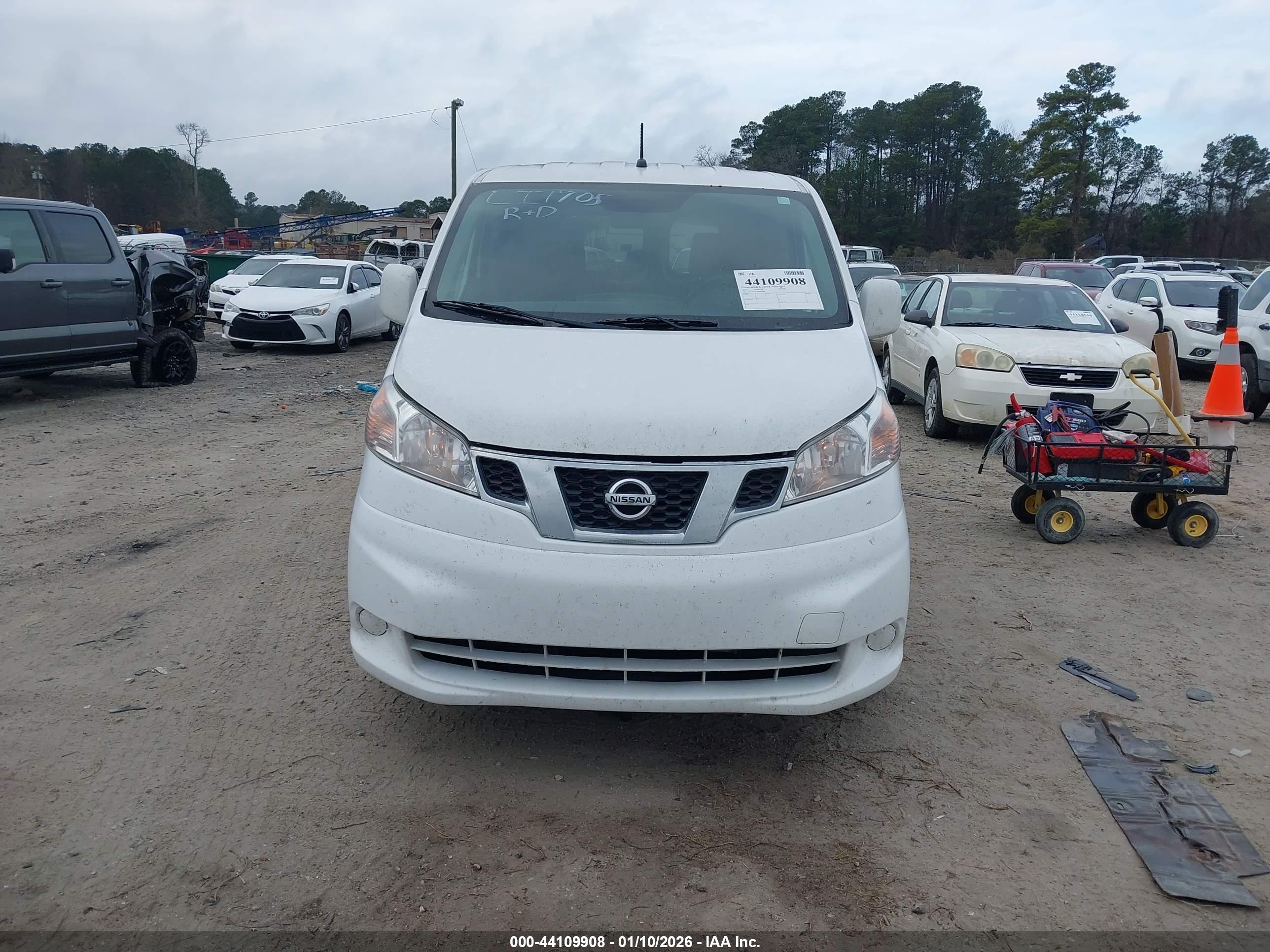 NISSAN NV200 image 6