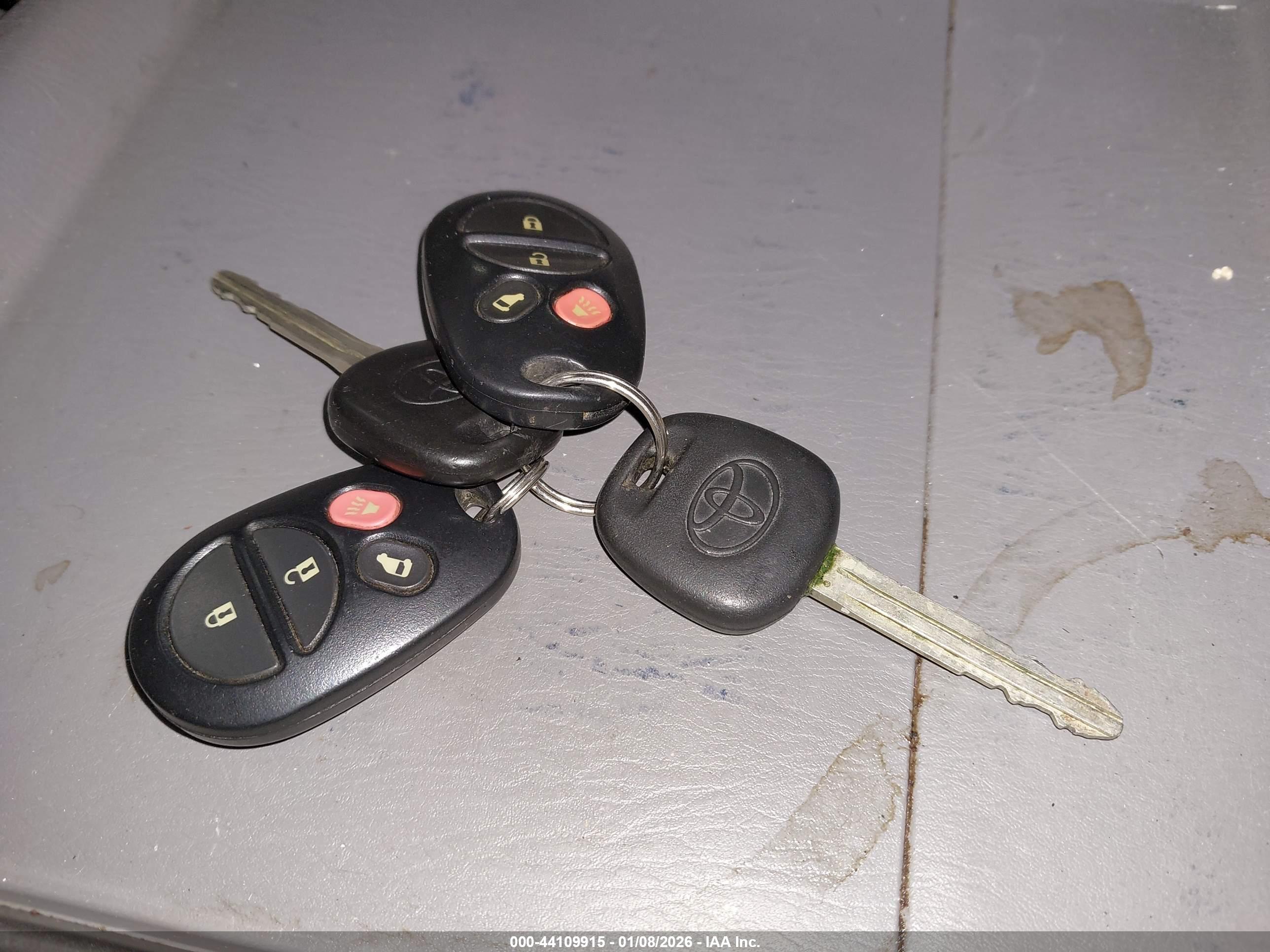 TOYOTA SIENNA image 11