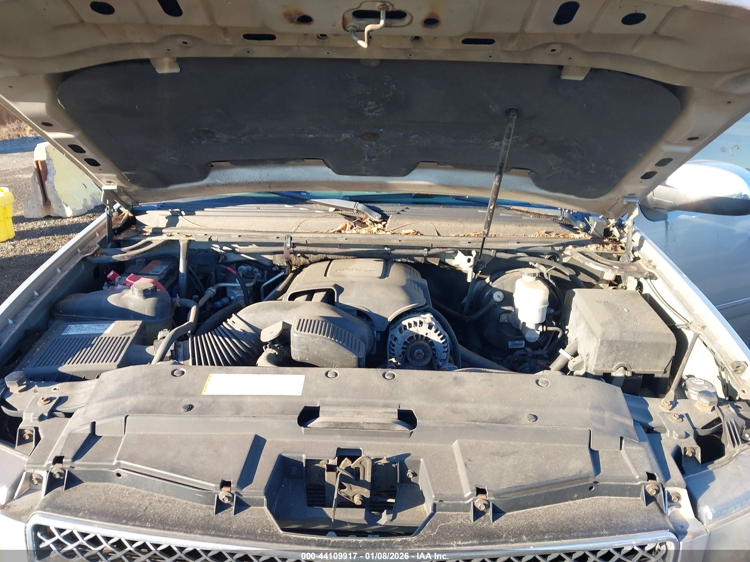 CHEVROLET TAHOE image 10