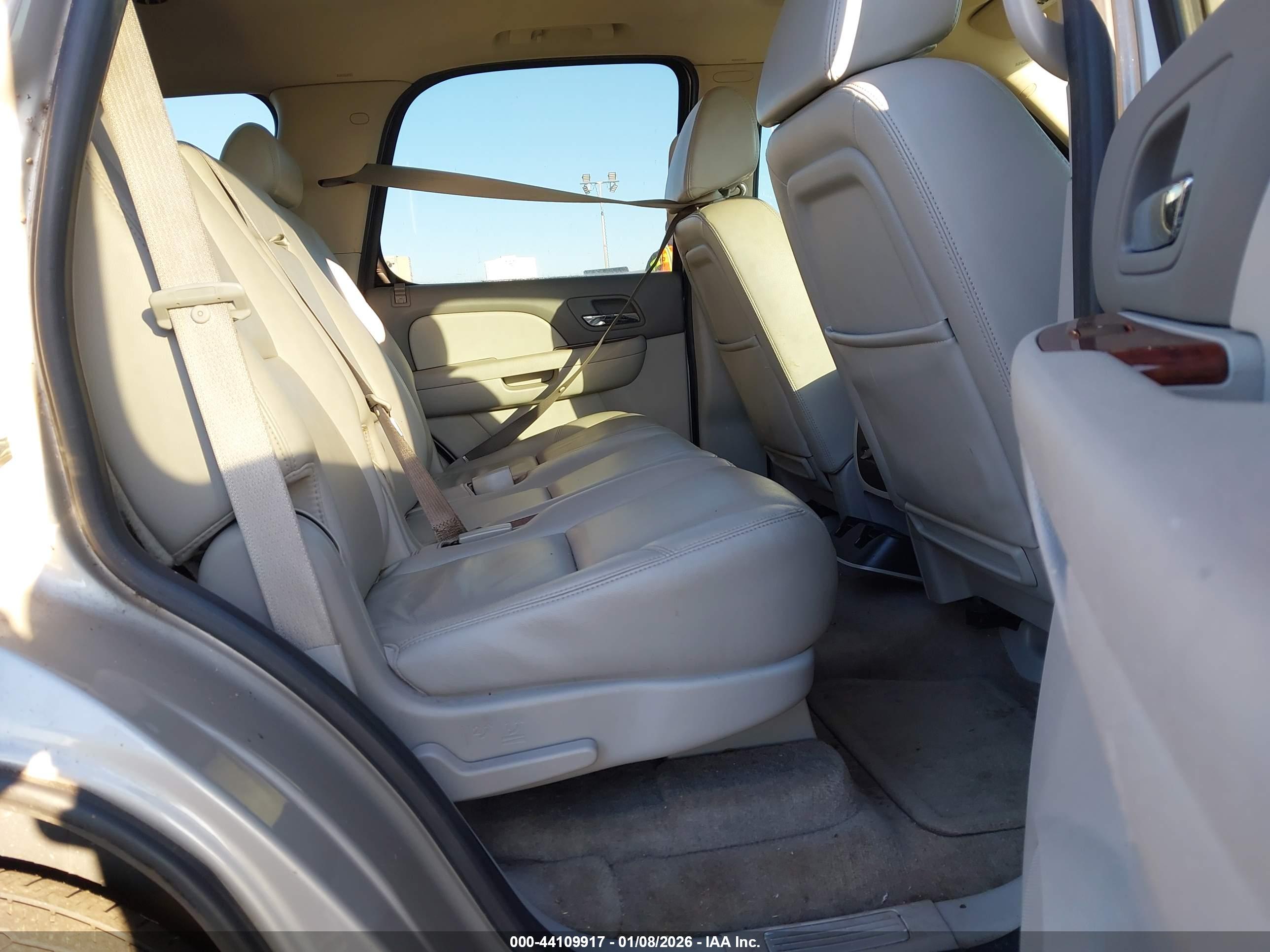 CHEVROLET TAHOE image 8