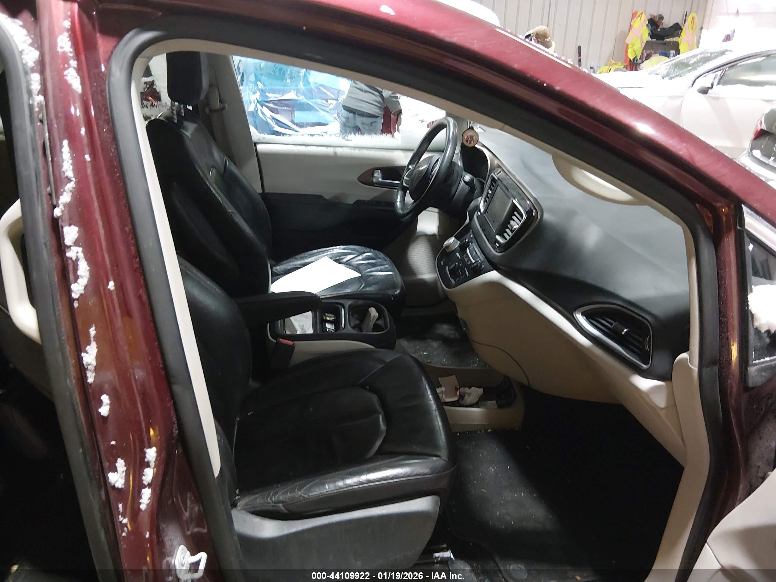 CHRYSLER PACIFICA image 5