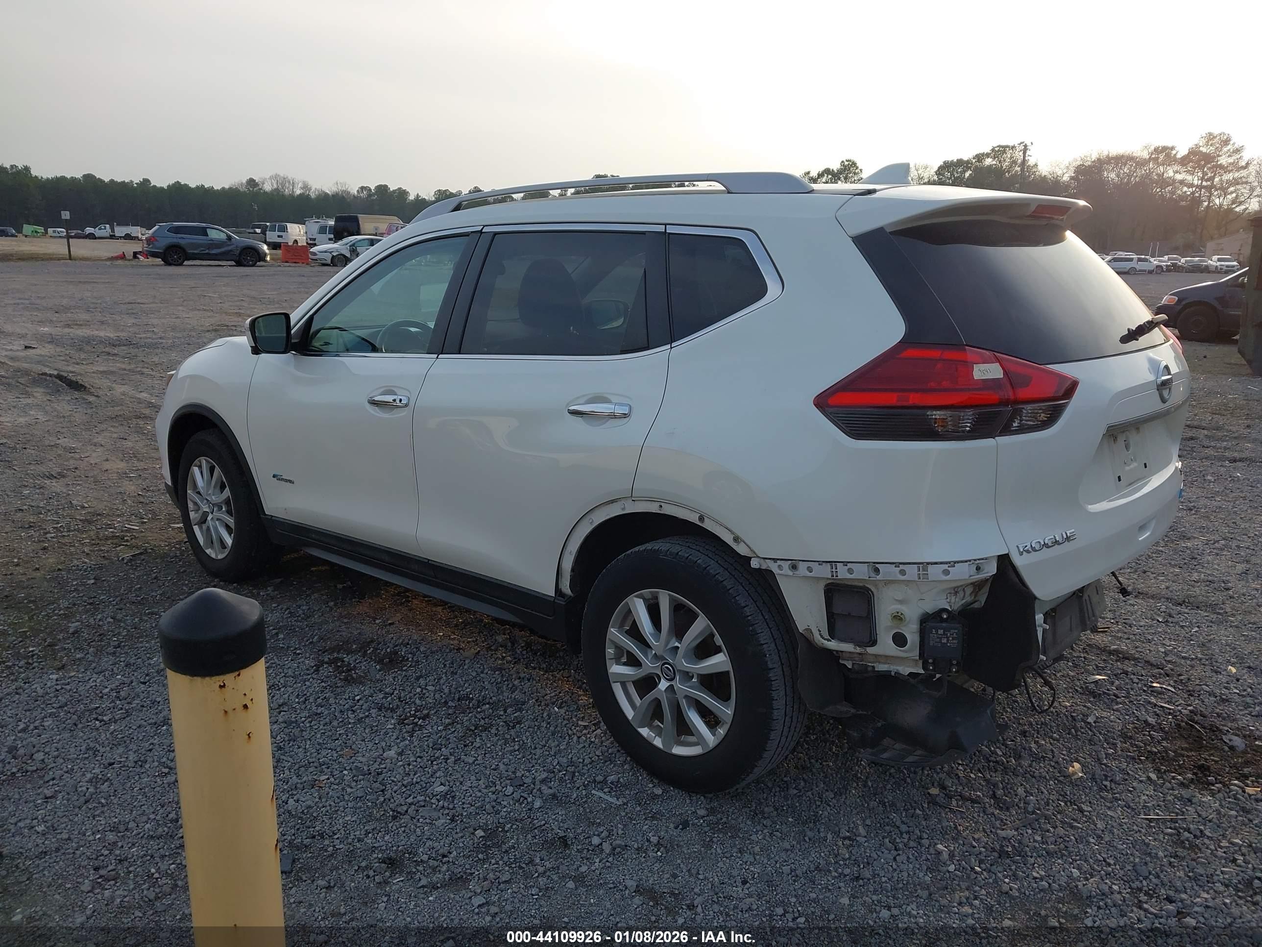 NISSAN ROGUE image 3