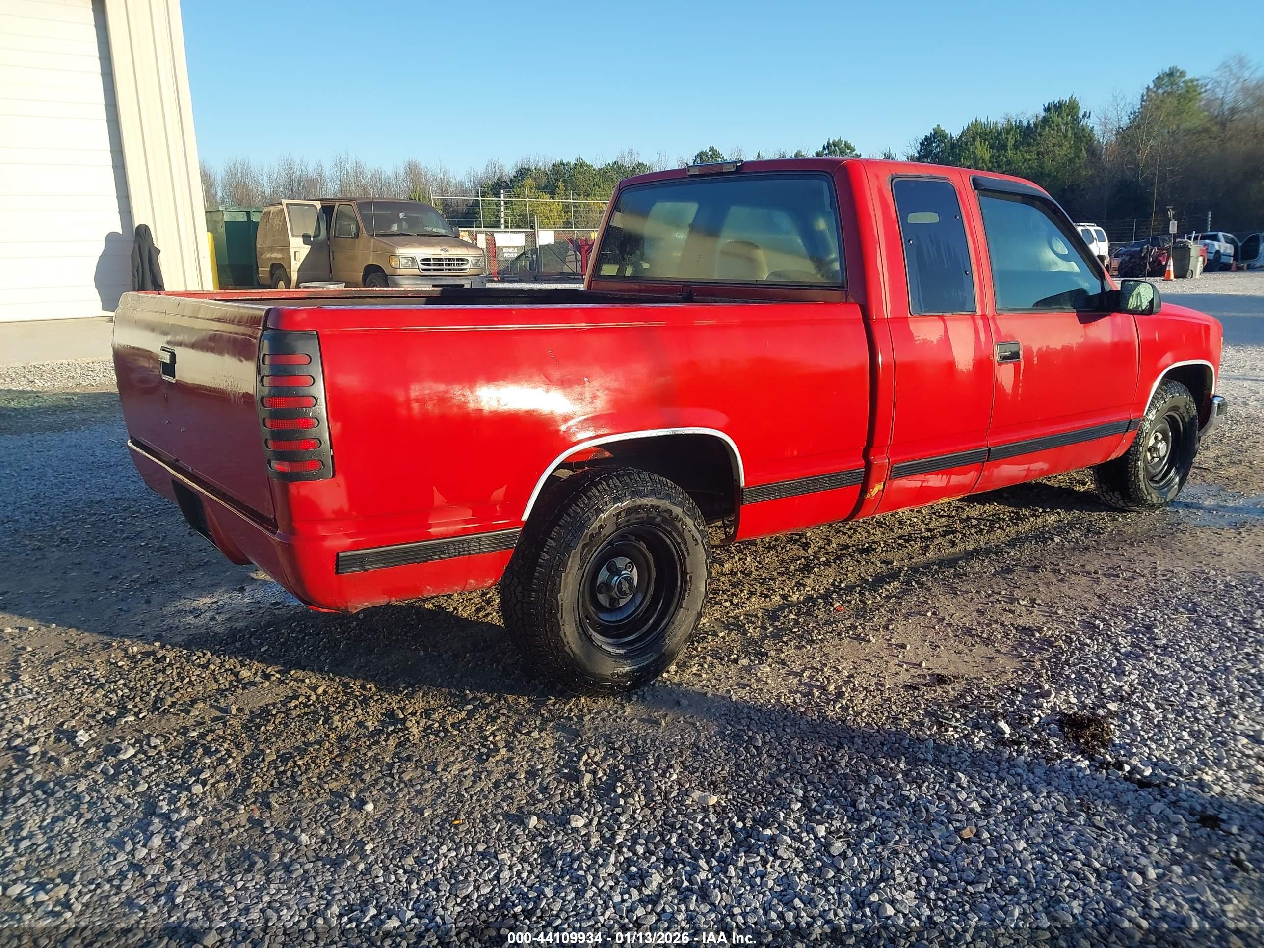 CHEVROLET C1500 image 4