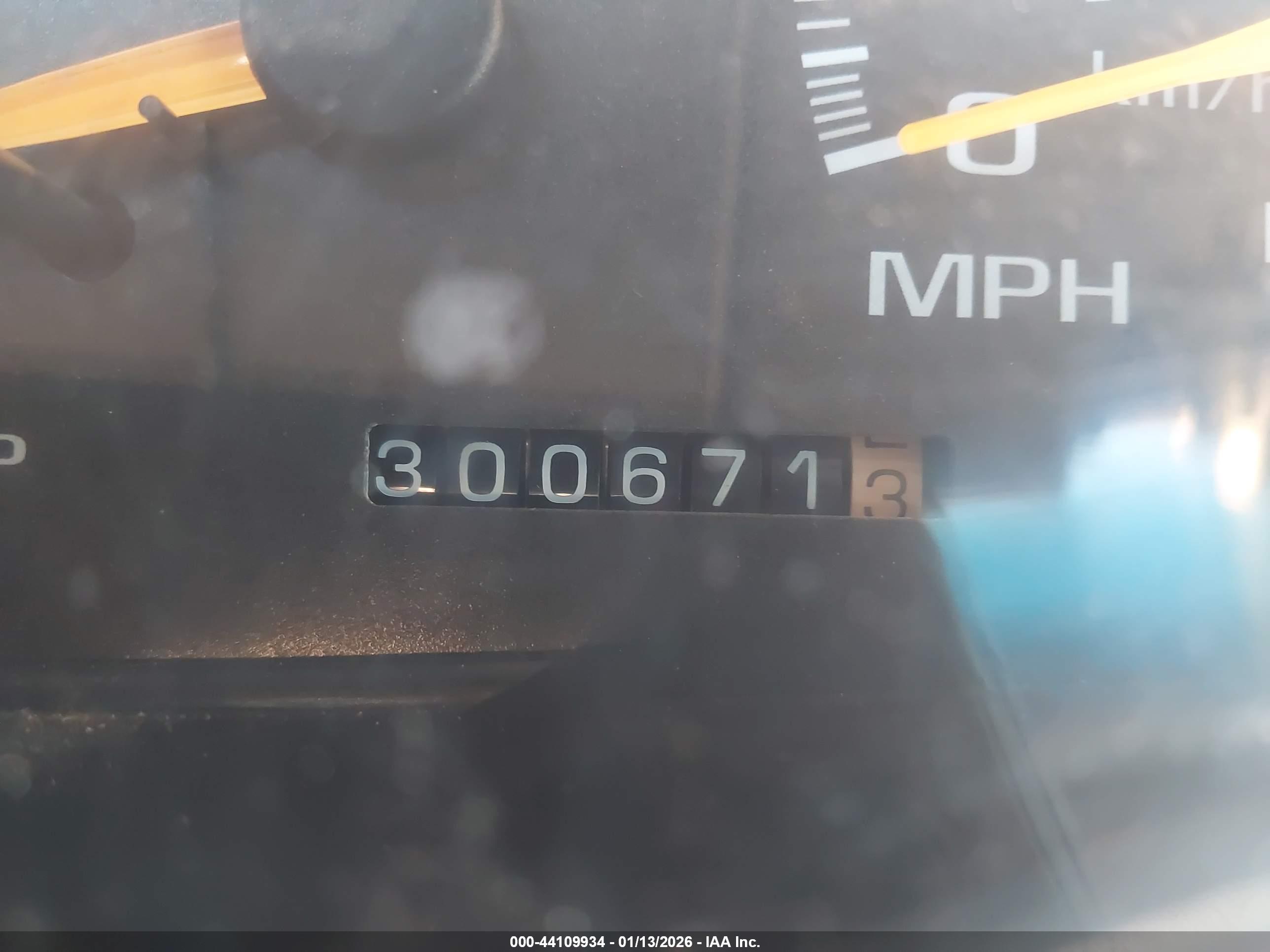 CHEVROLET C1500 image 7