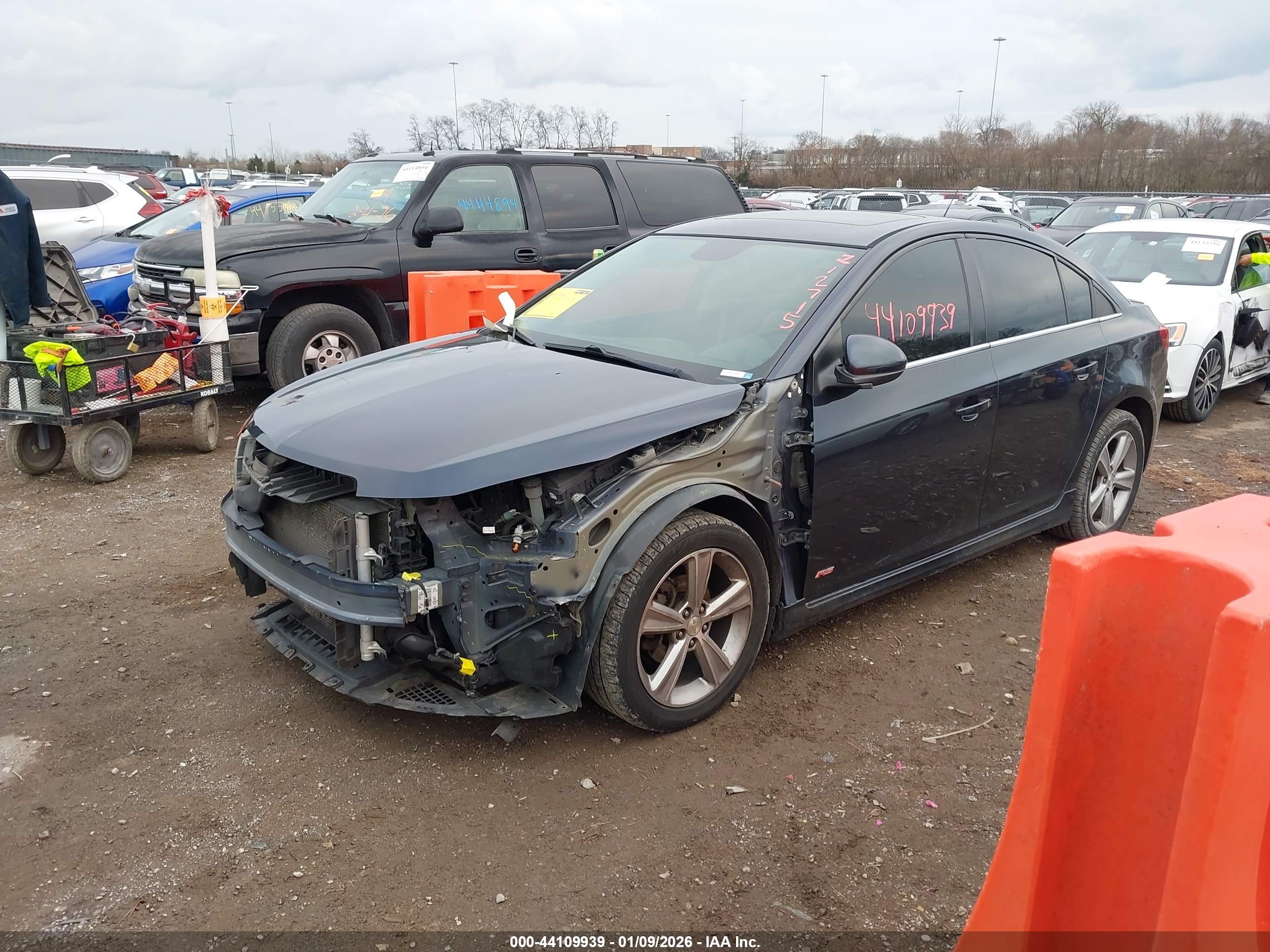 CHEVROLET CRUZE image 2