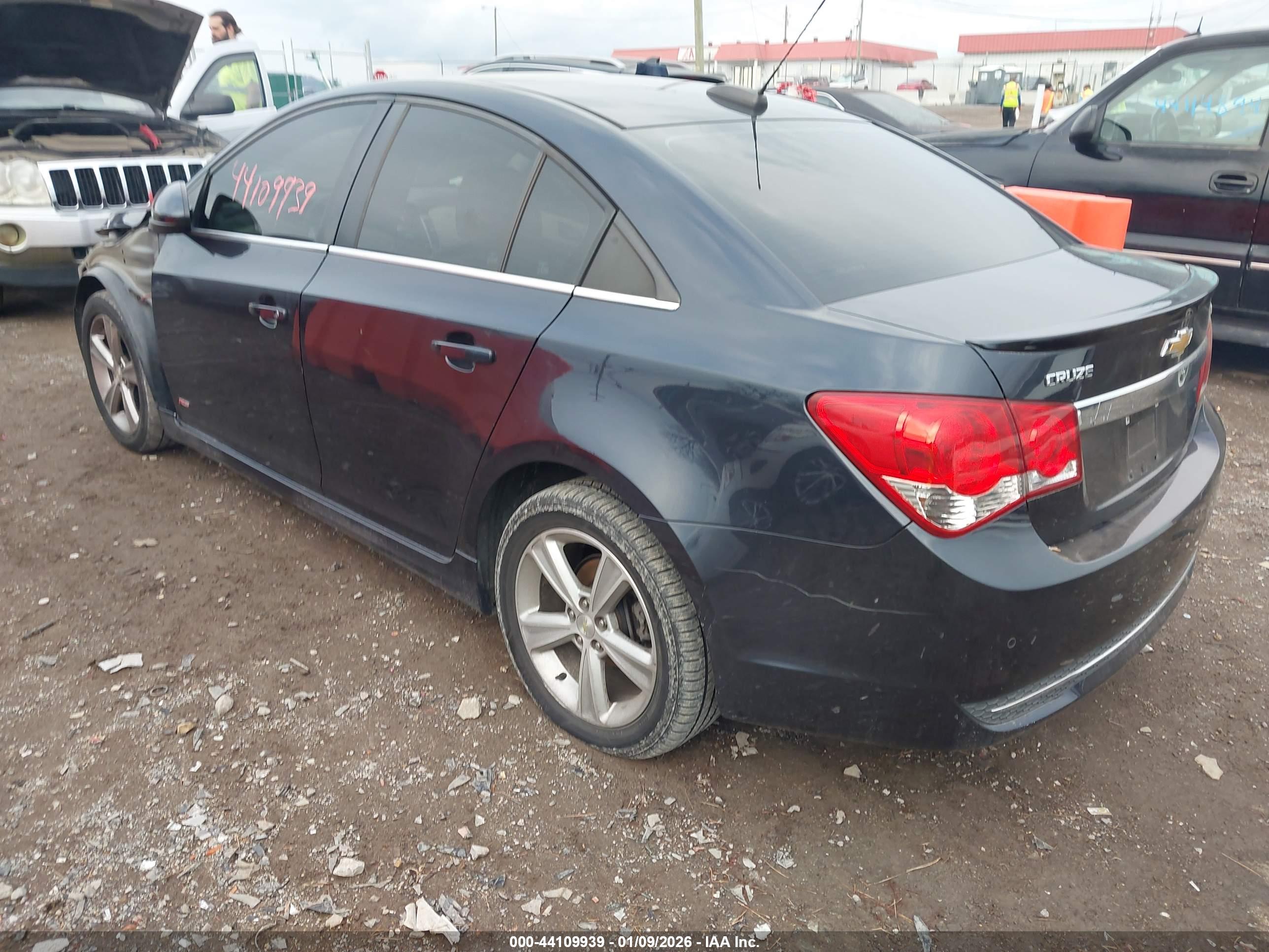 CHEVROLET CRUZE image 3