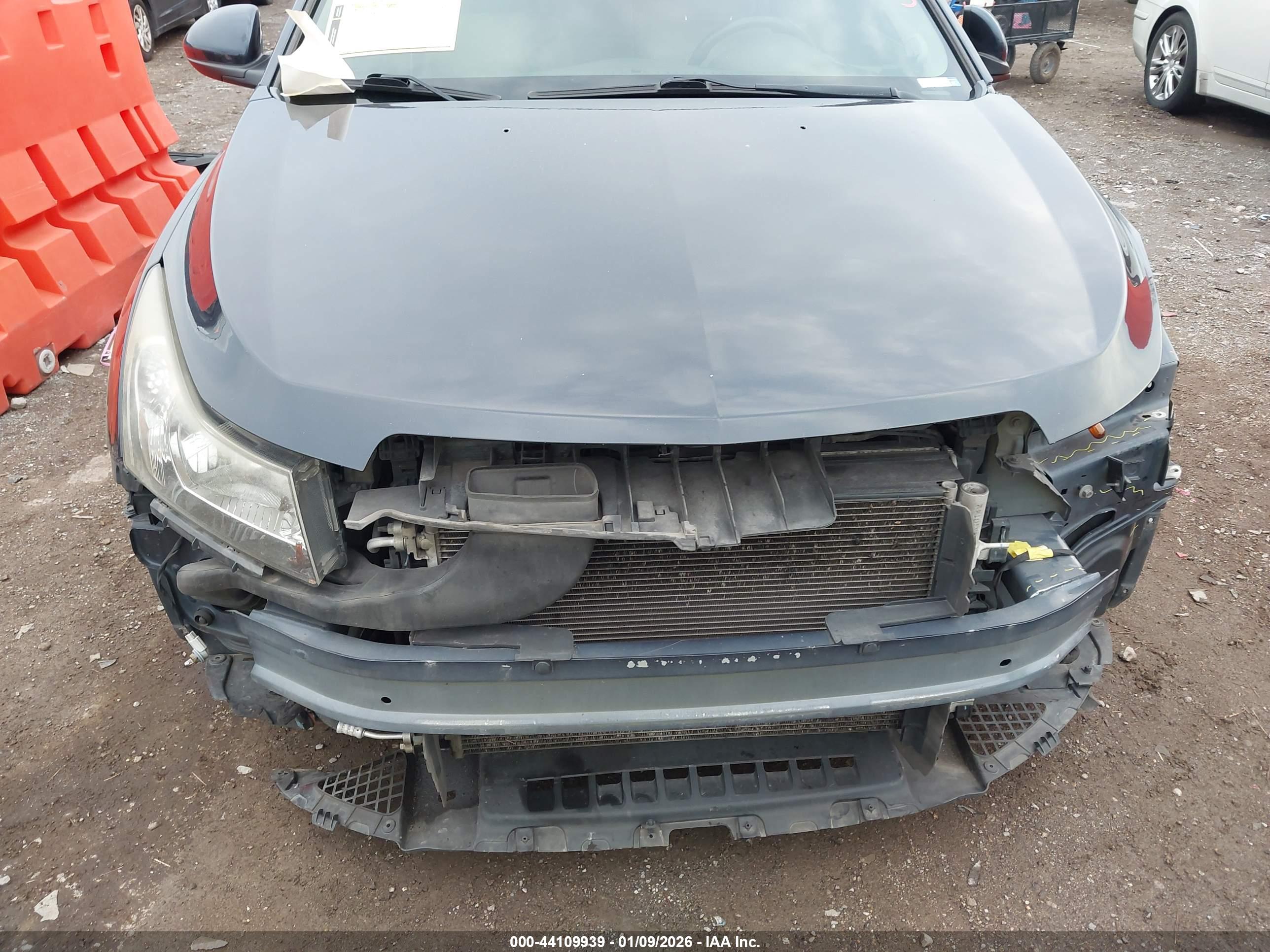 CHEVROLET CRUZE image 6