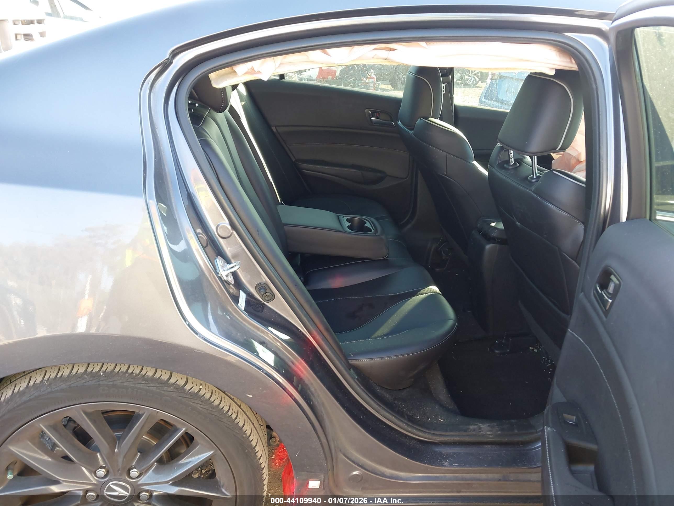 ACURA ILX image 8