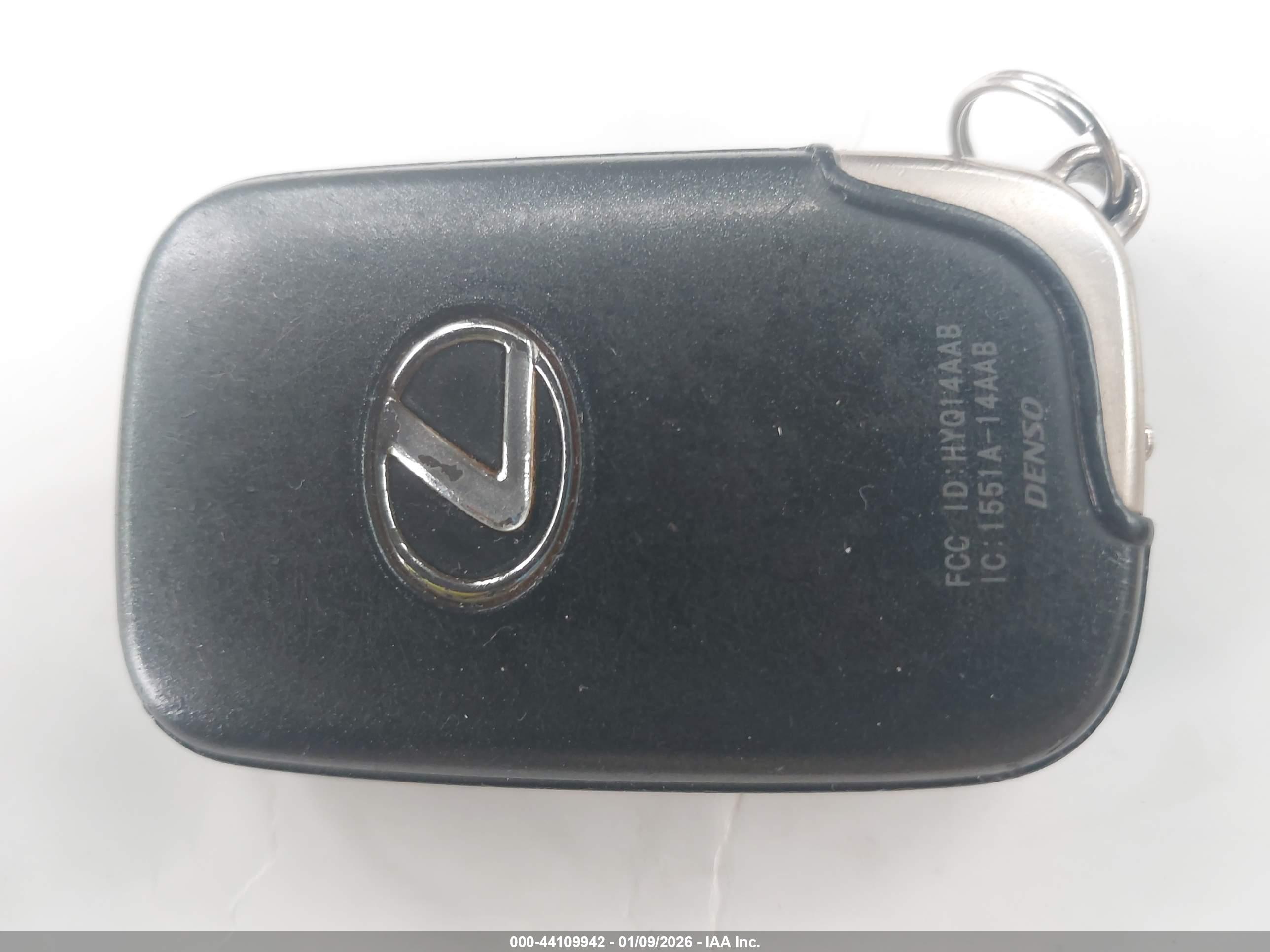 LEXUS ES image 11