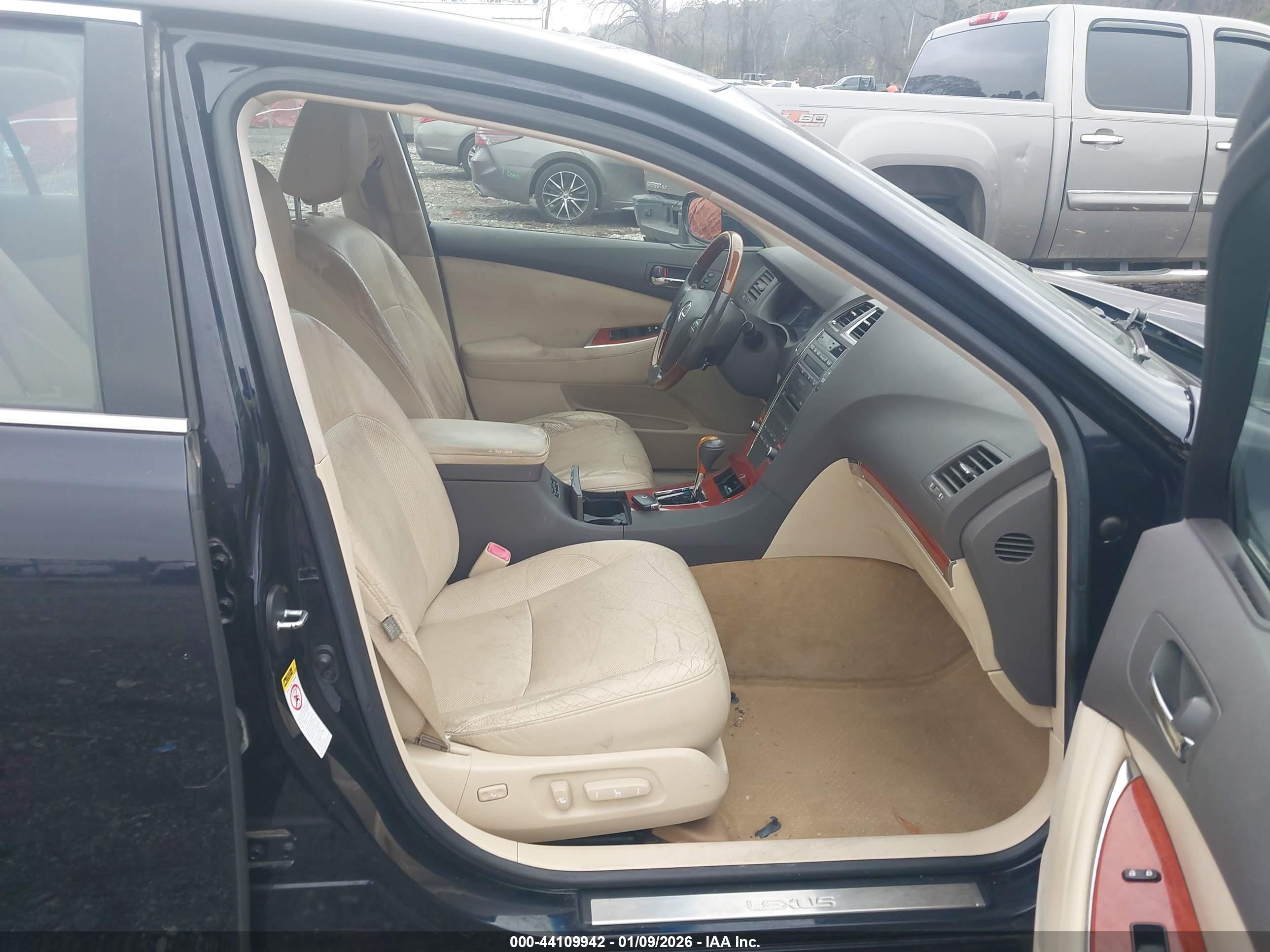 LEXUS ES image 5
