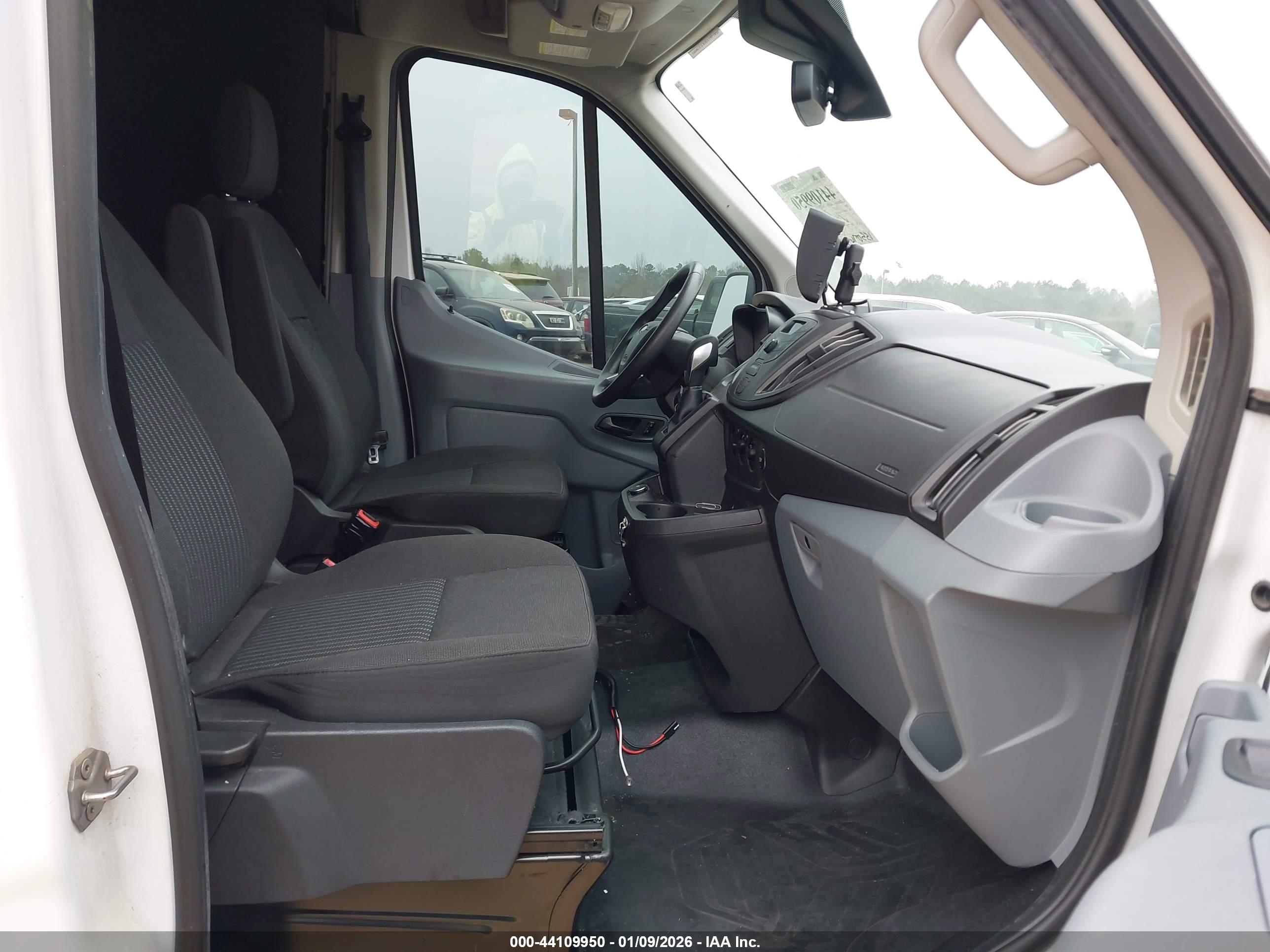 FORD TRANSIT-350 image 5
