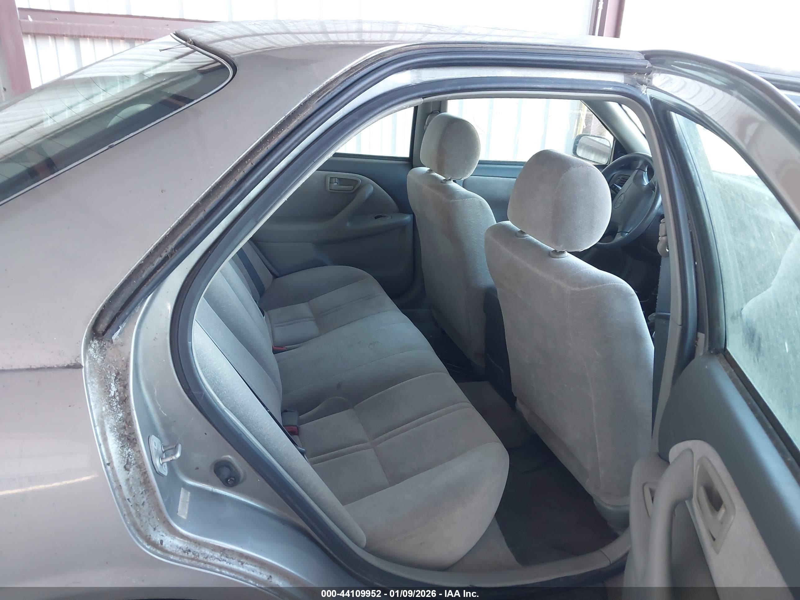 TOYOTA CAMRY image 8