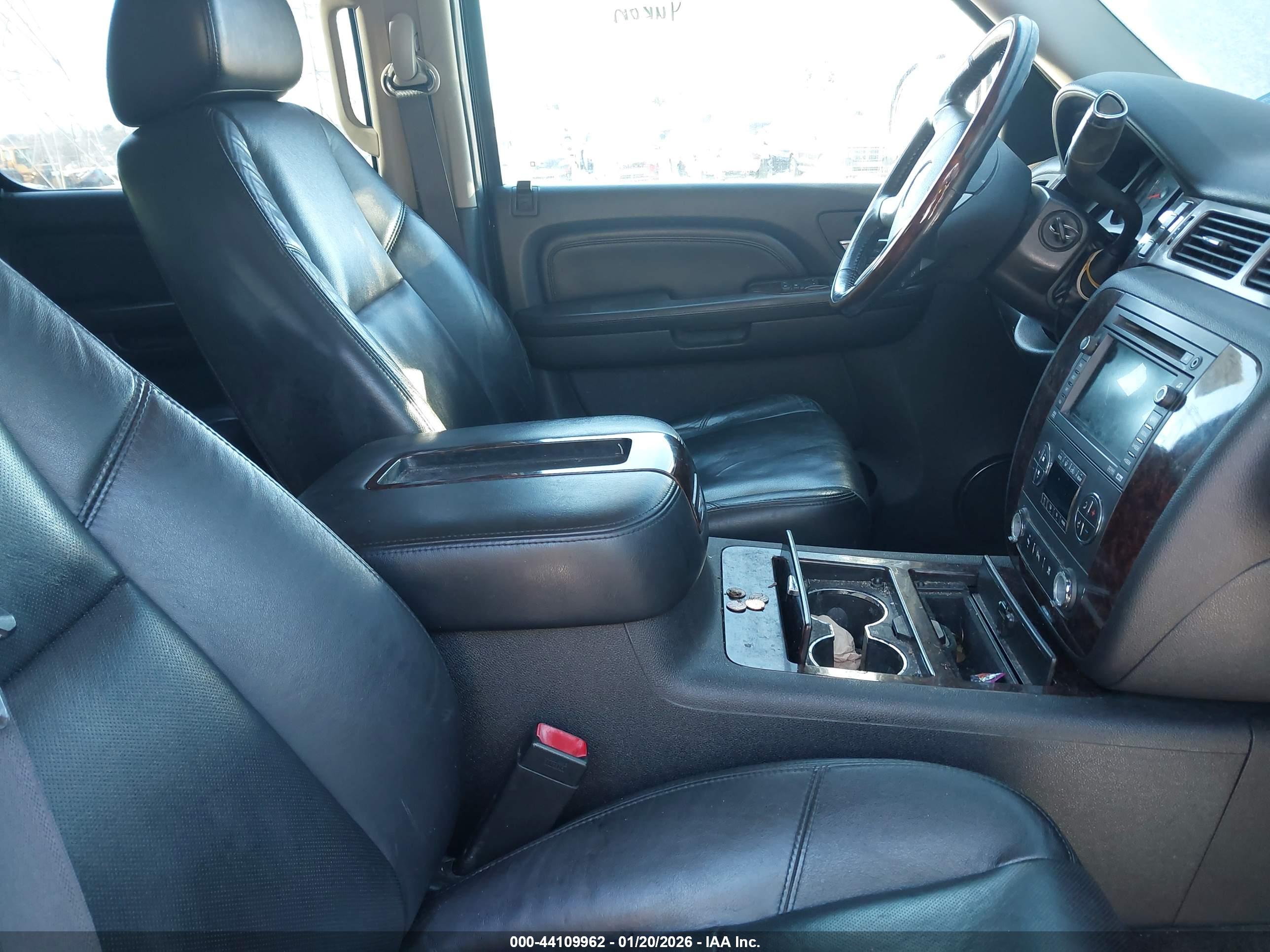 GMC YUKON image 5