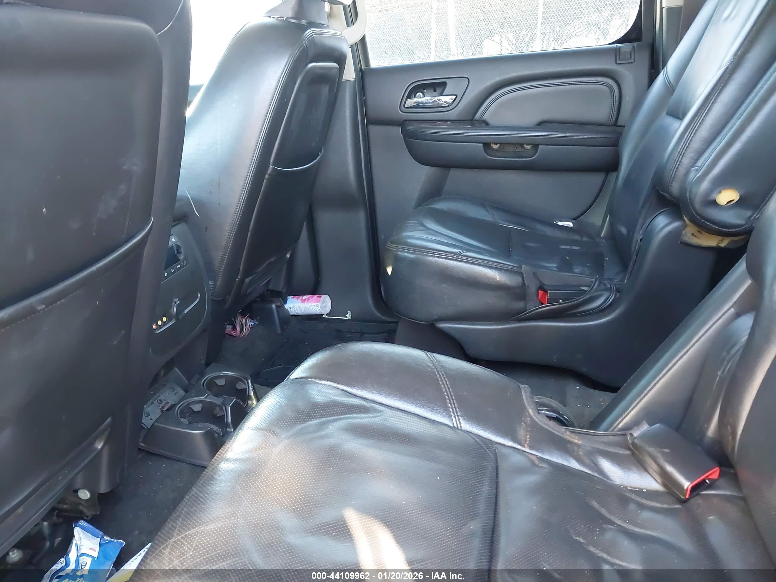 GMC YUKON image 8